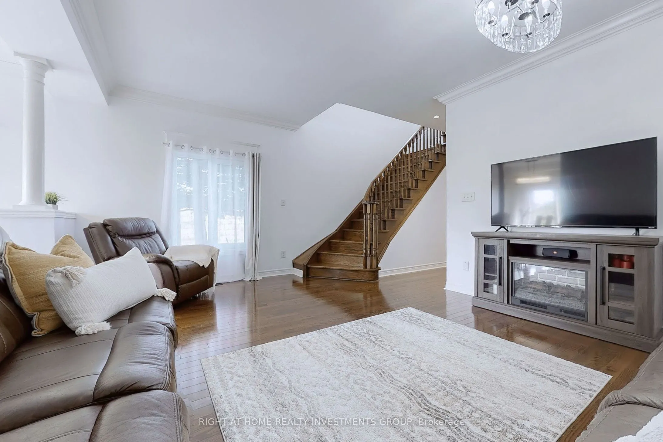 194 Tom Taylor Crescent