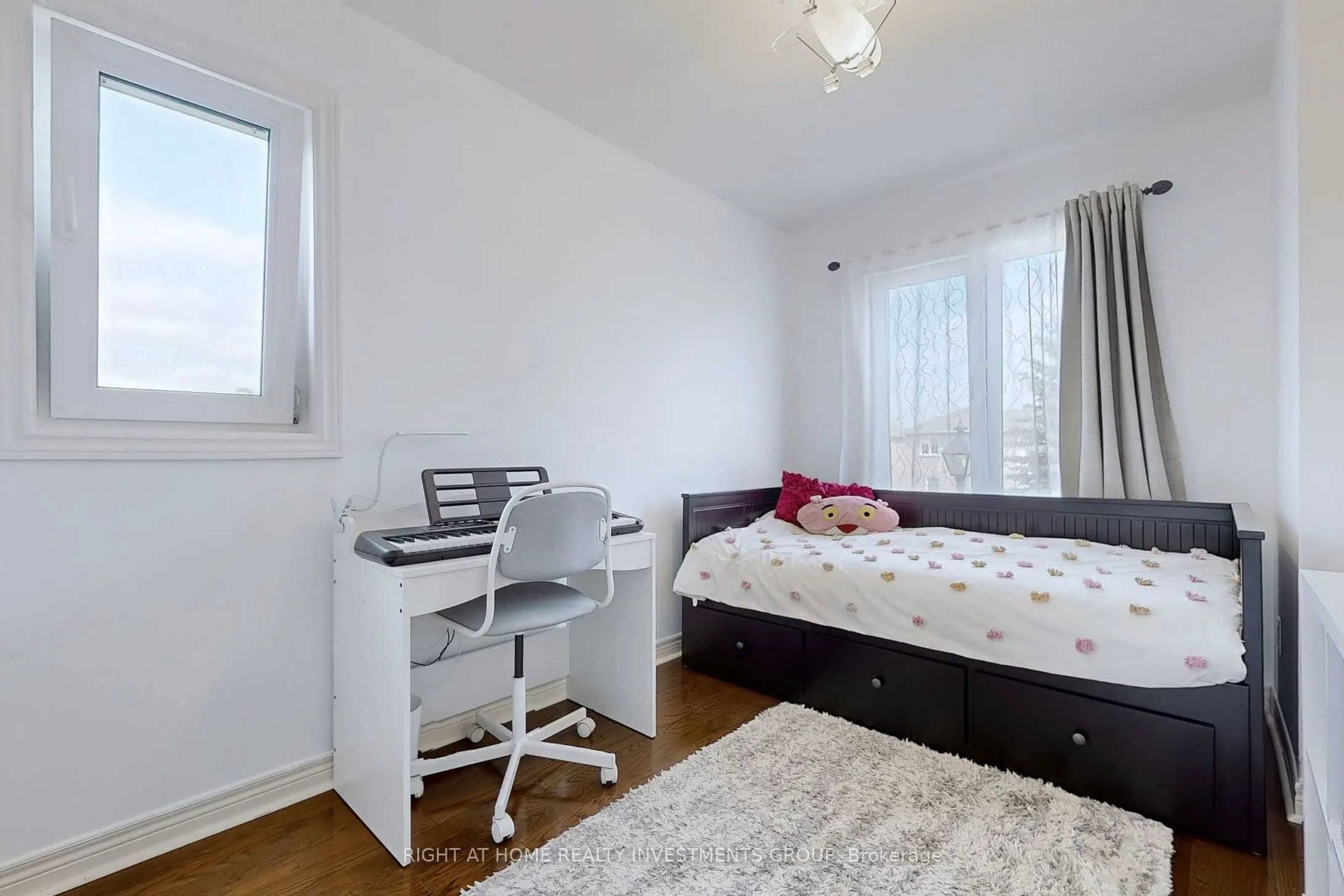 194 Tom Taylor Crescent