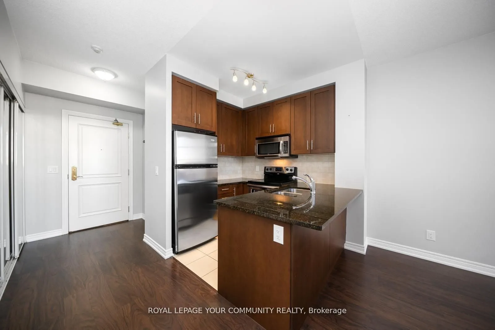 9245 Jane Street, #402