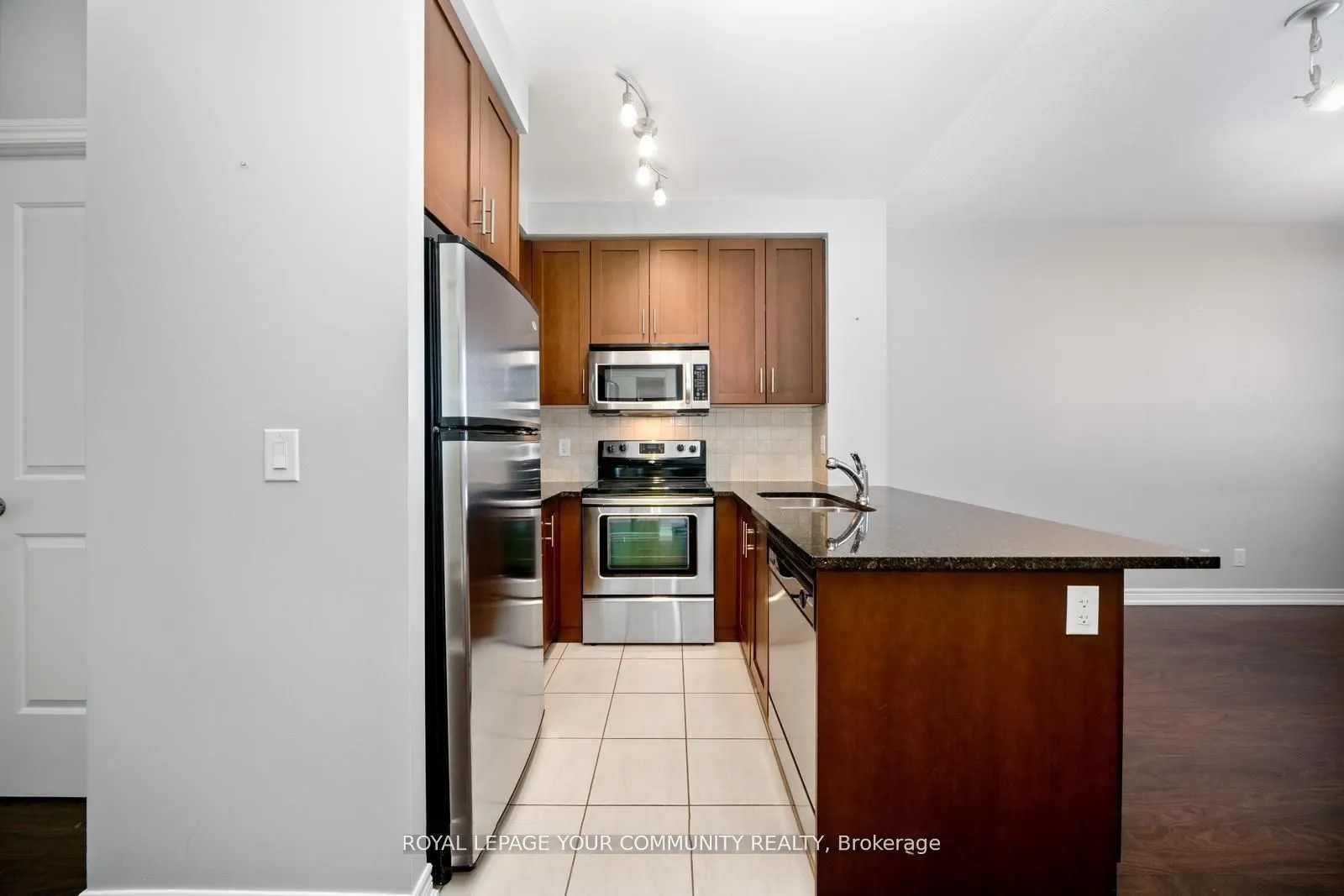 9245 Jane Street, #402