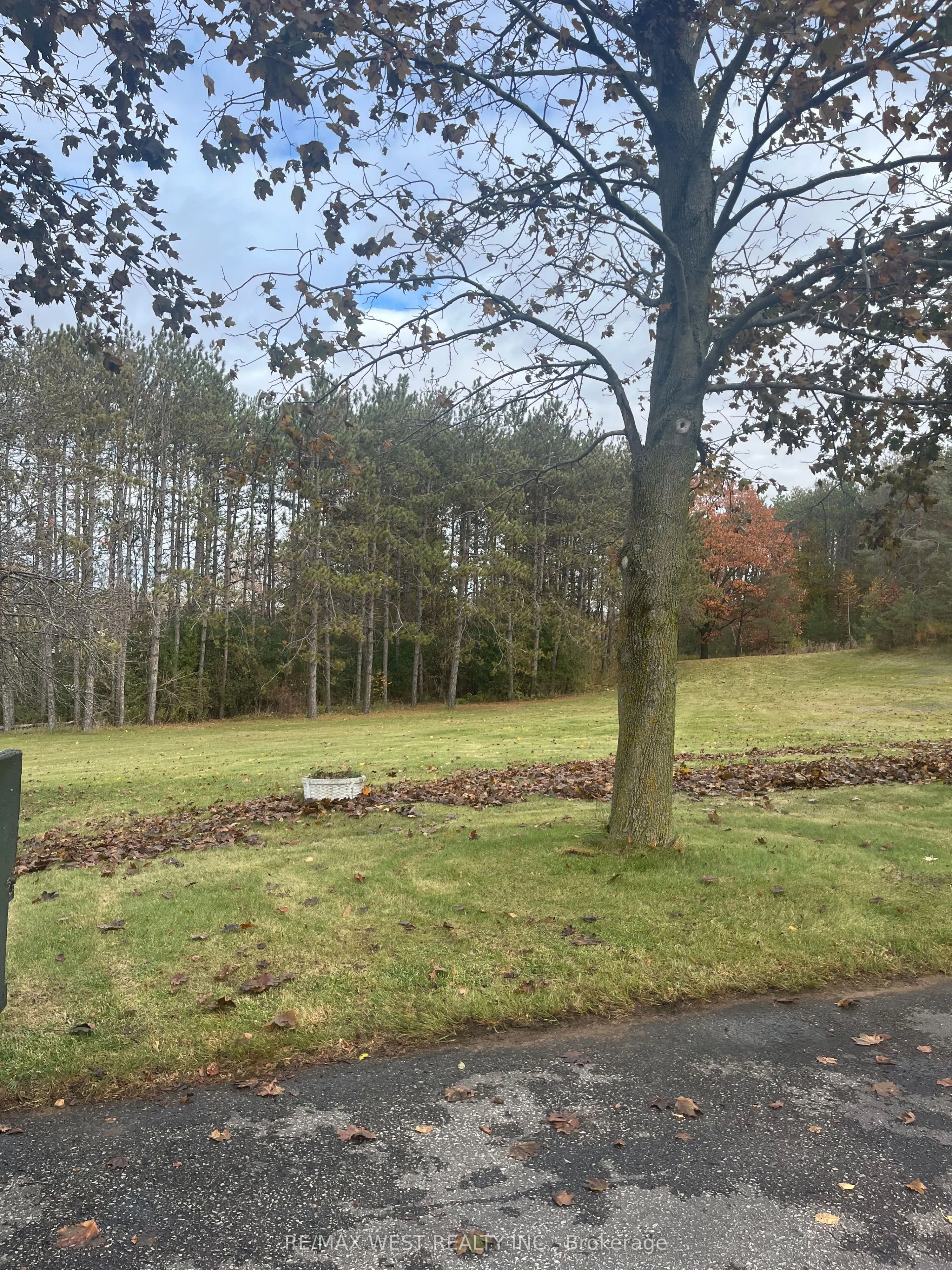 5949 Concession 6 Road