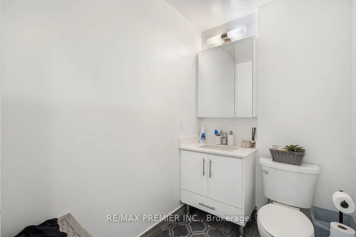 95 Oneida Crescent, #1704