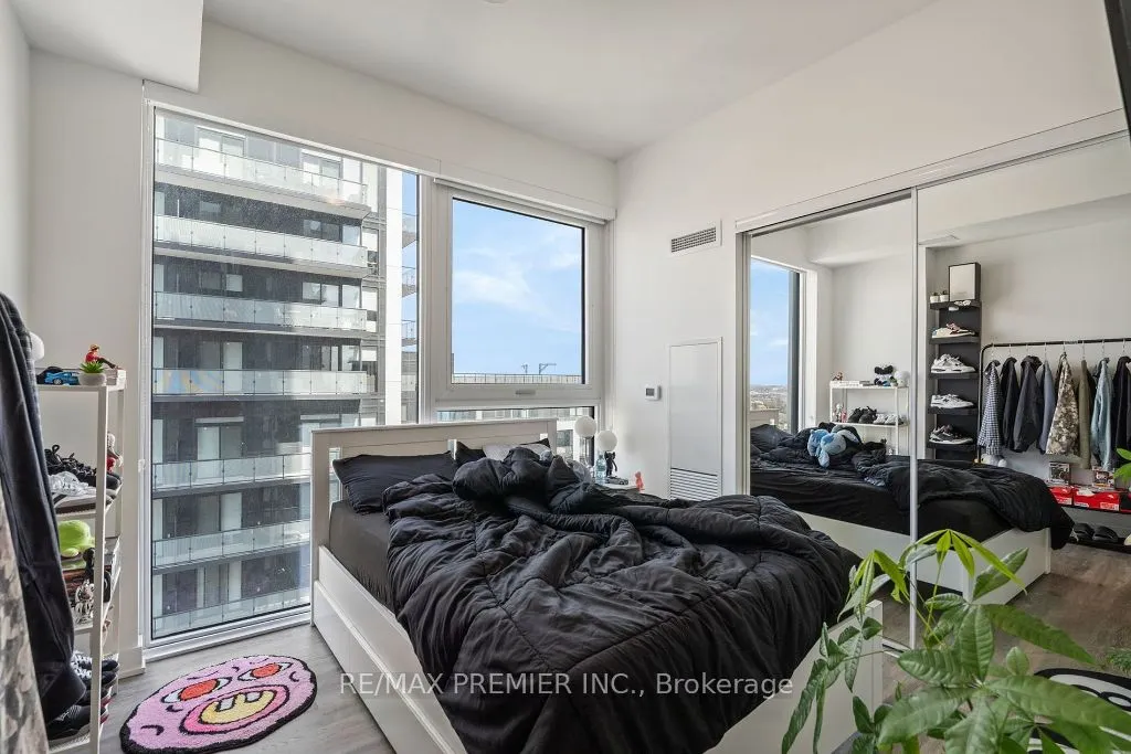 95 Oneida Crescent, #1704