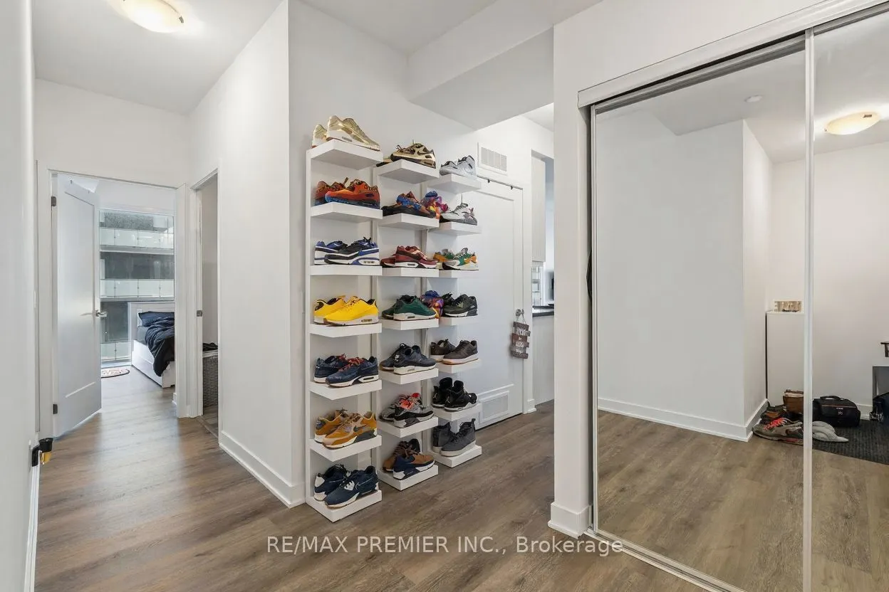 95 Oneida Crescent, #1704