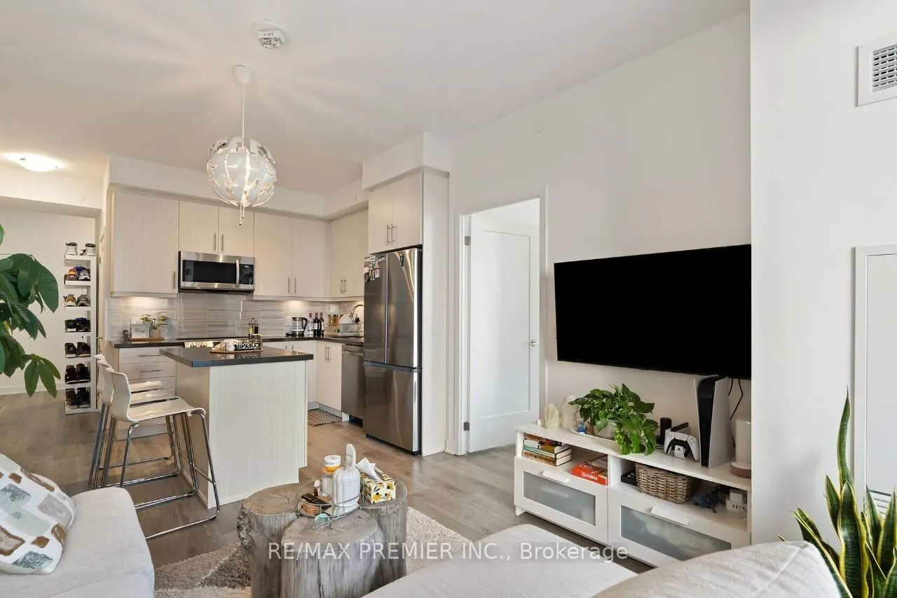 95 Oneida Crescent, #1704