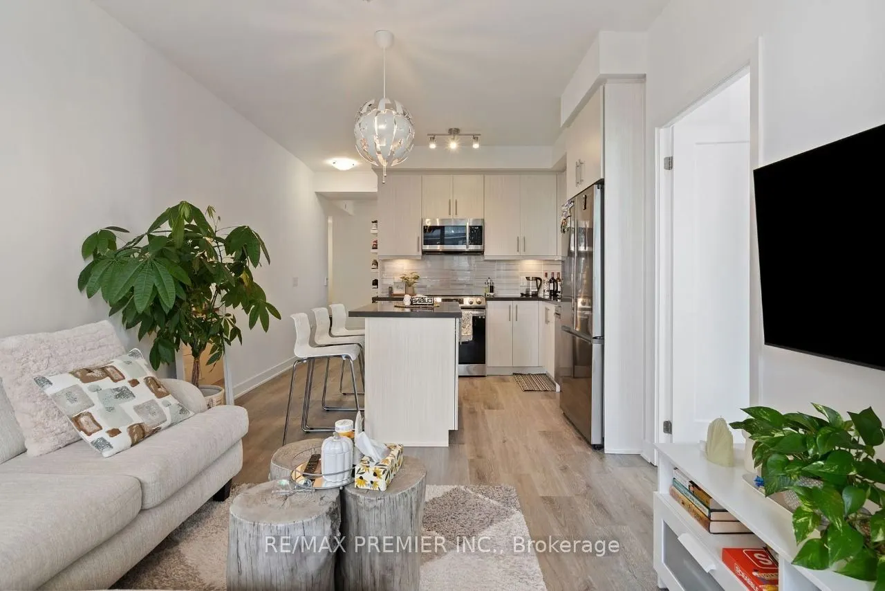 95 Oneida Crescent, #1704