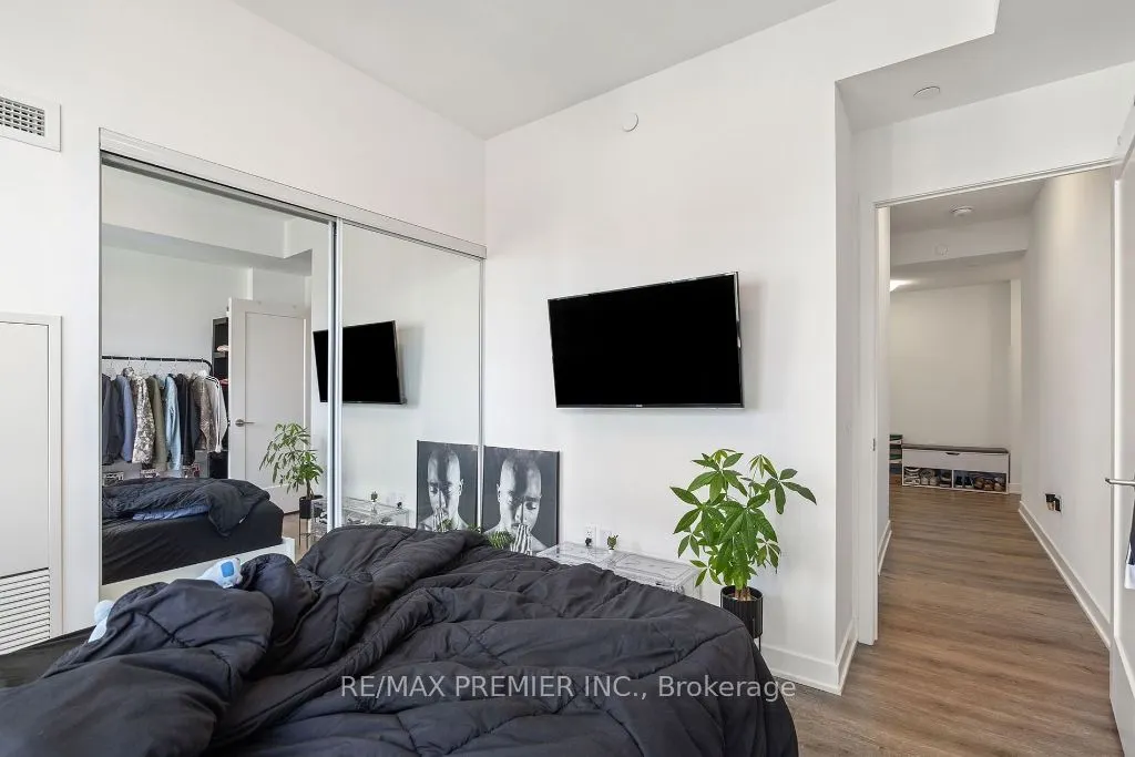 95 Oneida Crescent, #1704