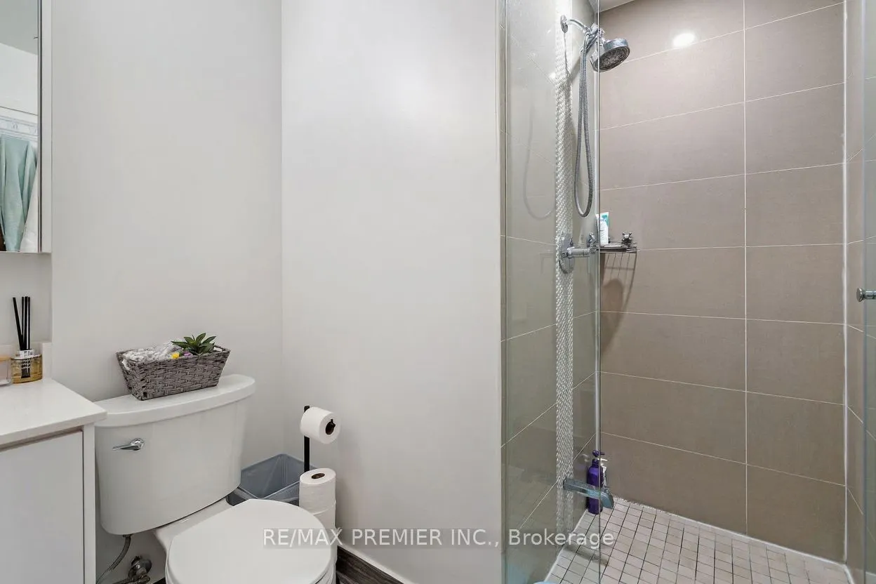 95 Oneida Crescent, #1704