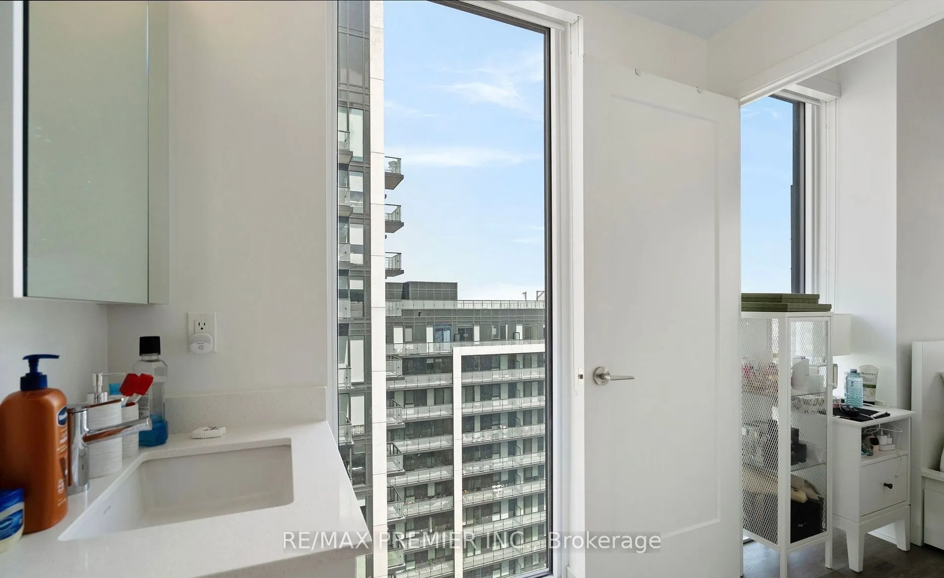 95 Oneida Crescent, #1704