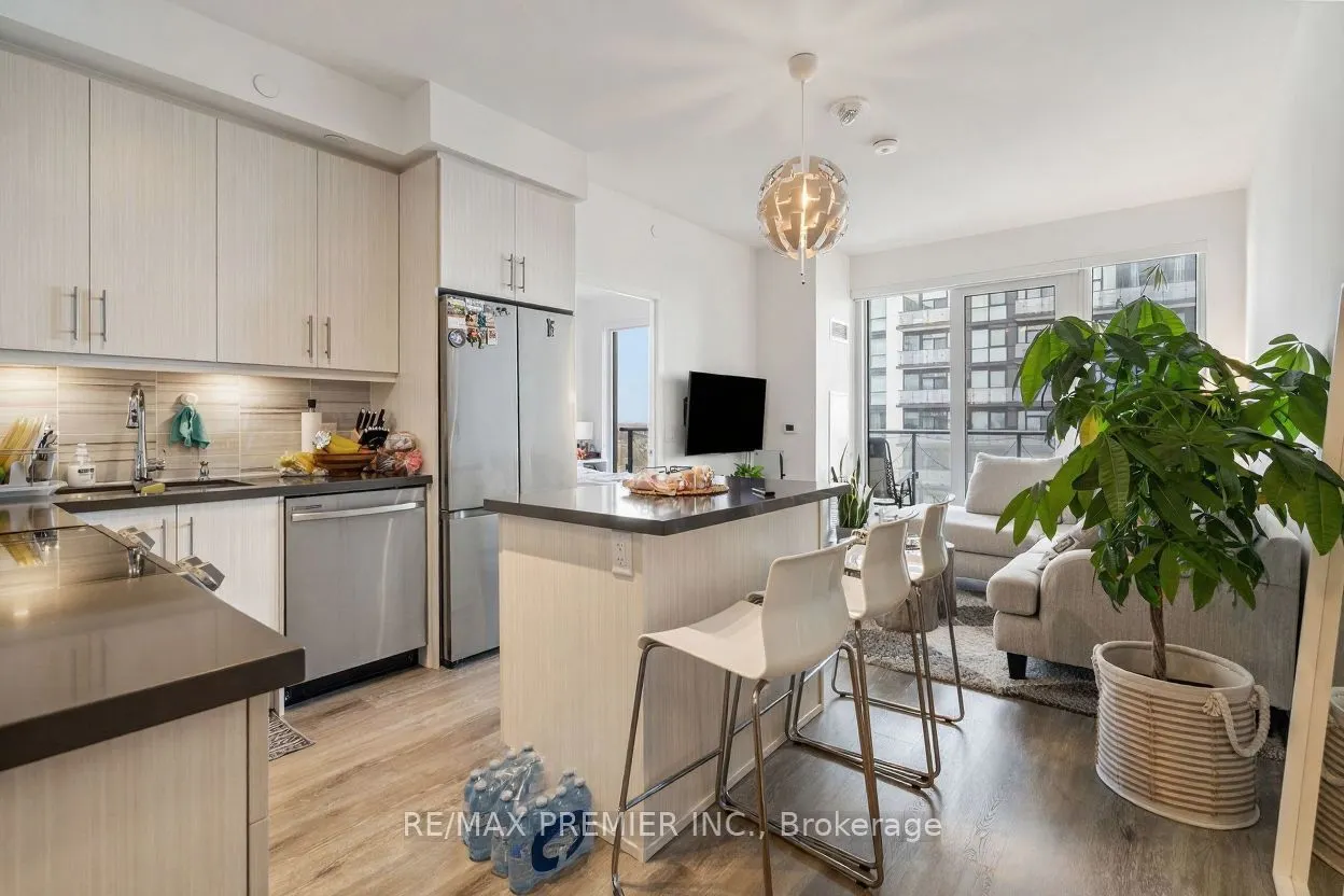 95 Oneida Crescent, #1704