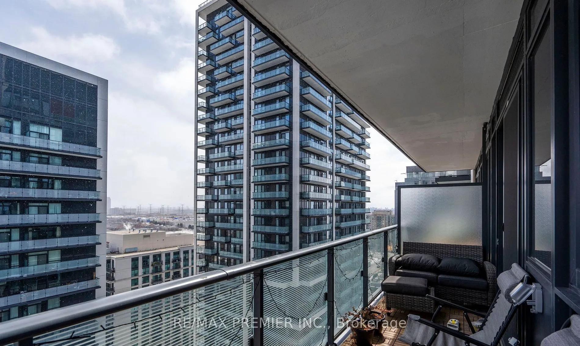 95 Oneida Crescent, #1704