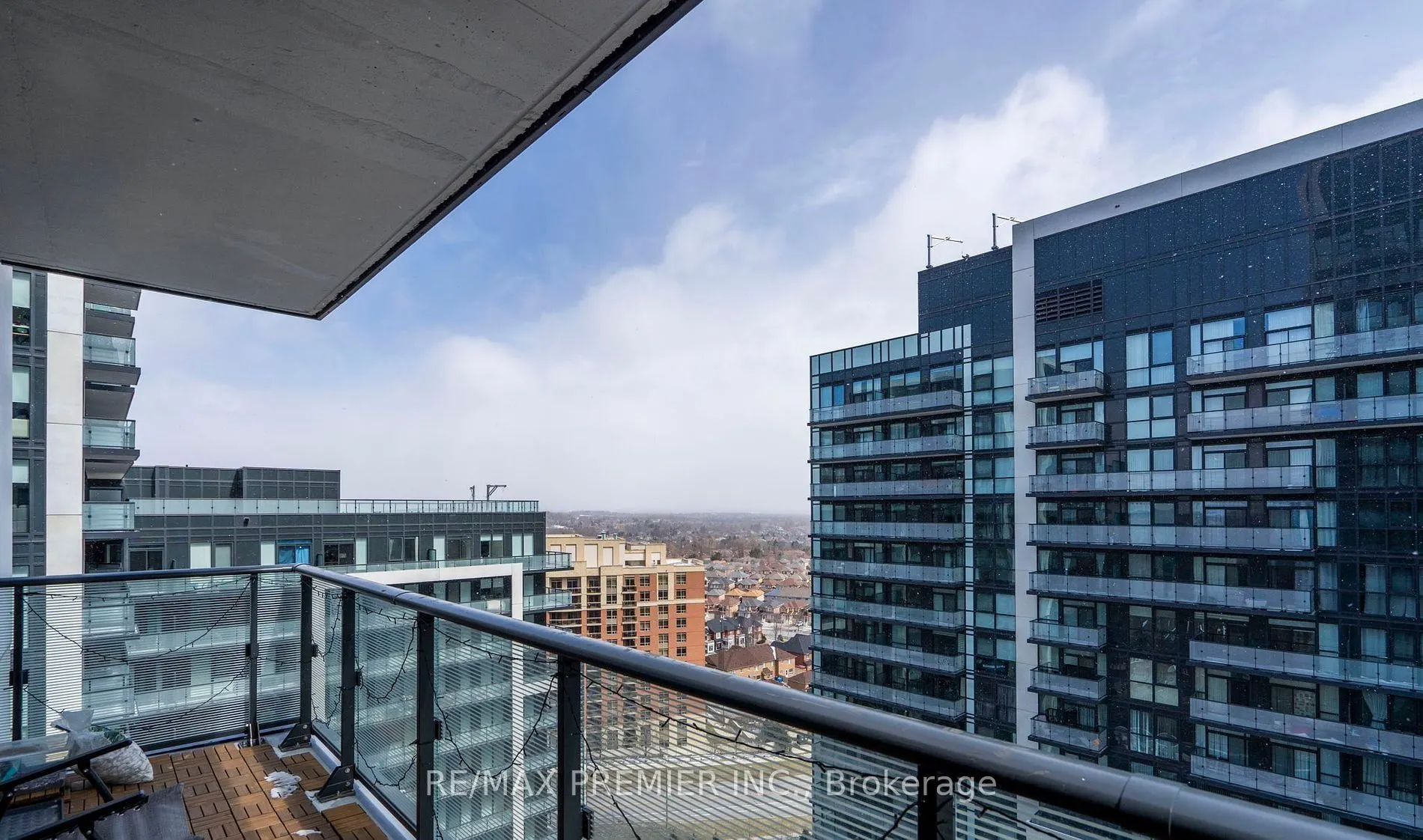 95 Oneida Crescent, #1704