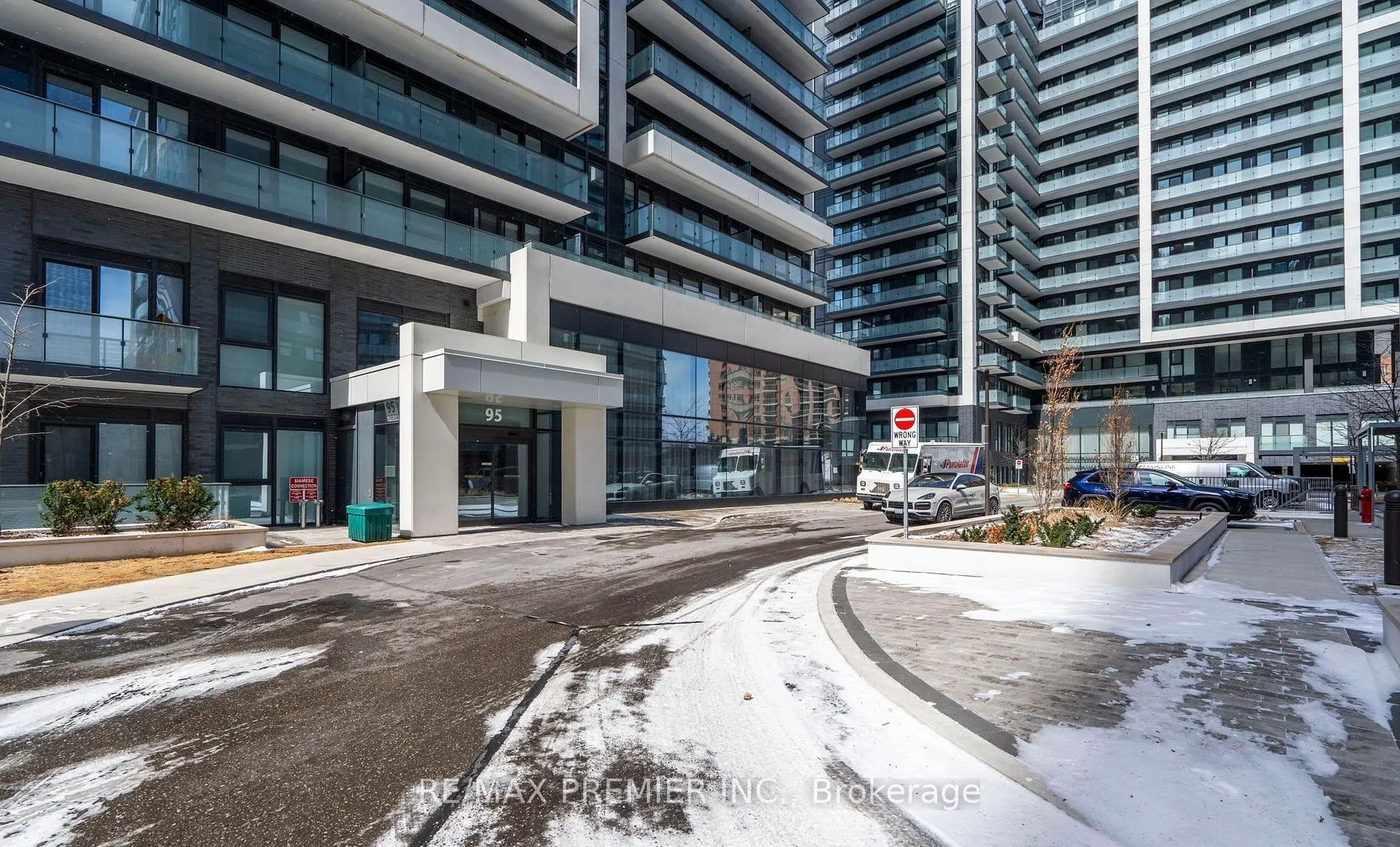 95 Oneida Crescent, #1704