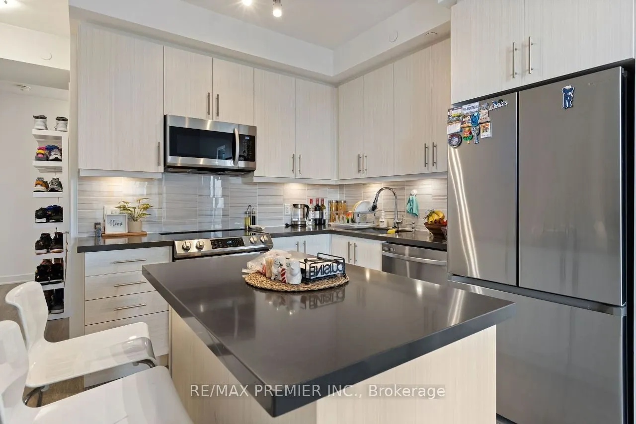 95 Oneida Crescent, #1704