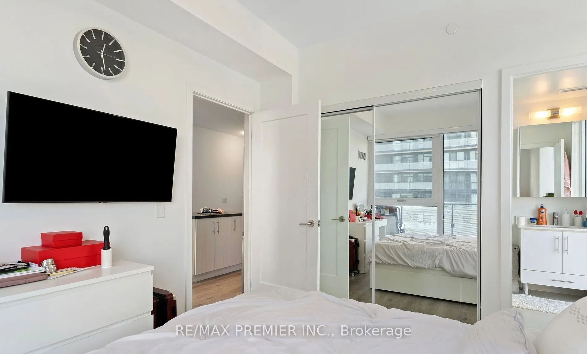 95 Oneida Crescent, #1704