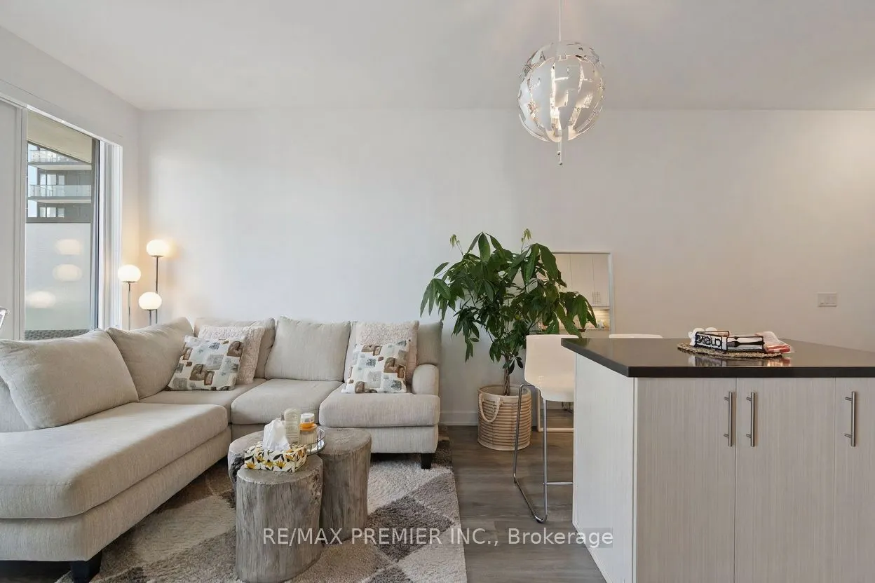 95 Oneida Crescent, #1704