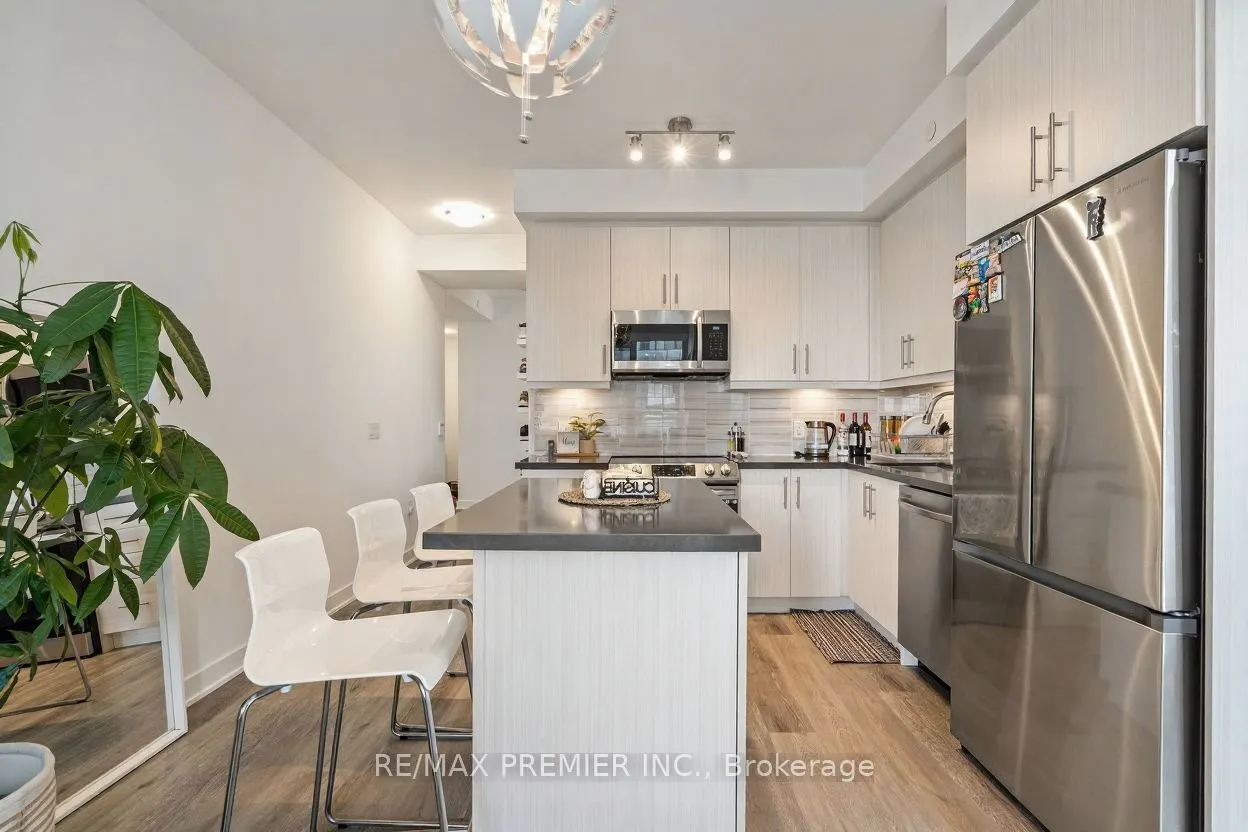 95 Oneida Crescent, #1704