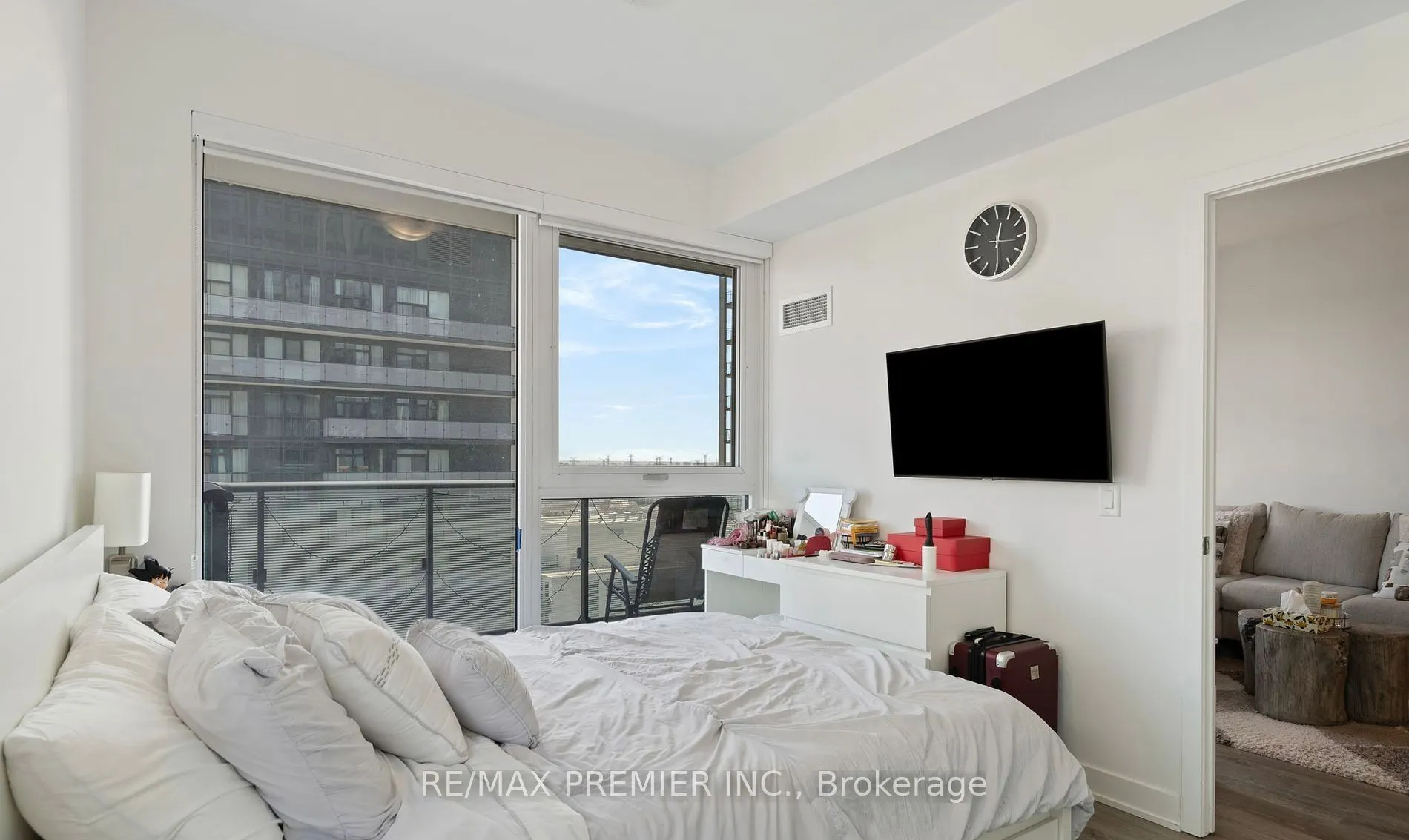 95 Oneida Crescent, #1704