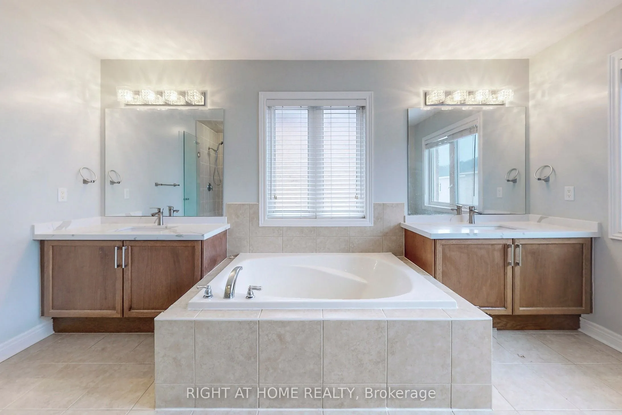 90 Maplebank Crescent, #Main, 2nd Floor