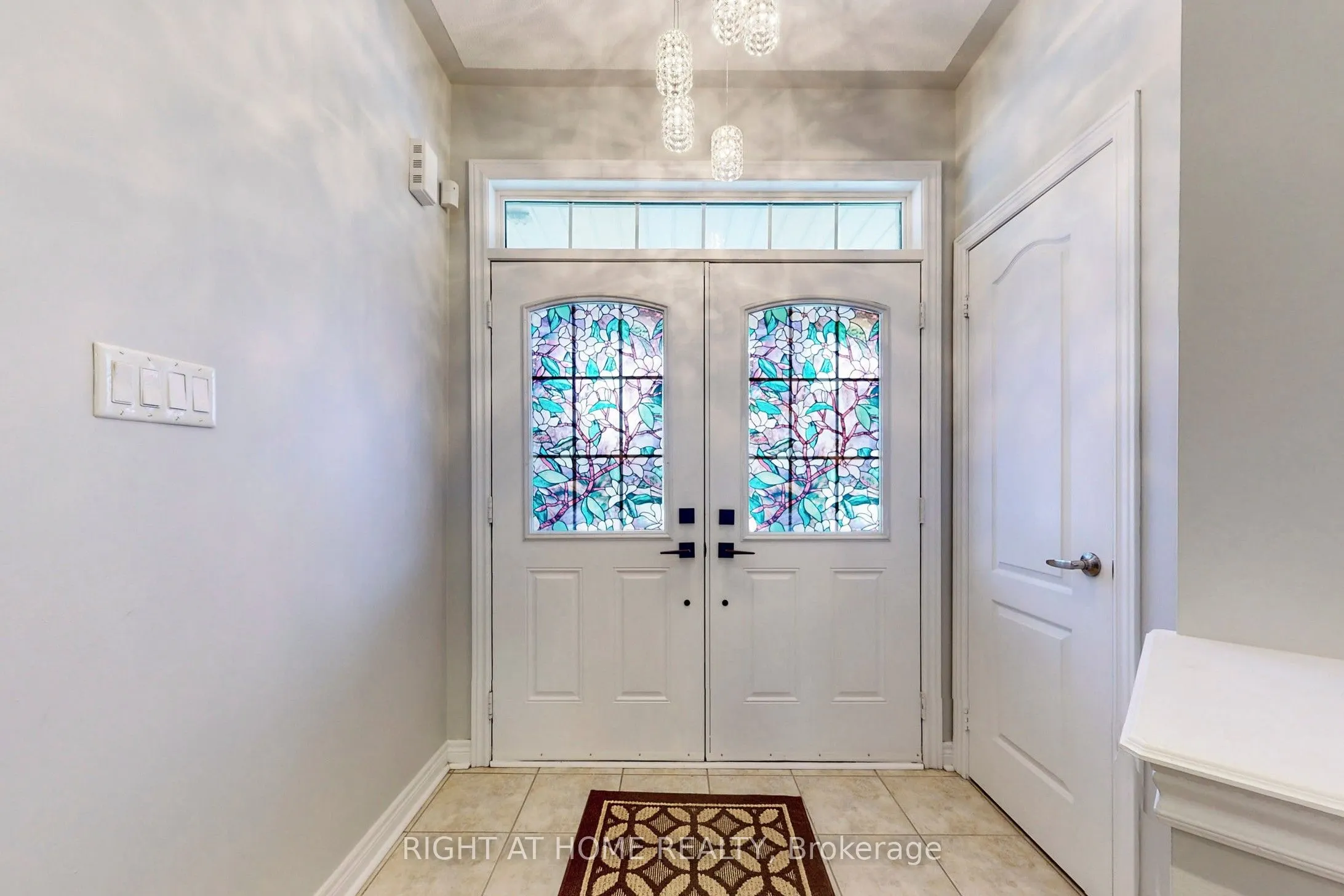 90 Maplebank Crescent, #Main, 2nd Floor