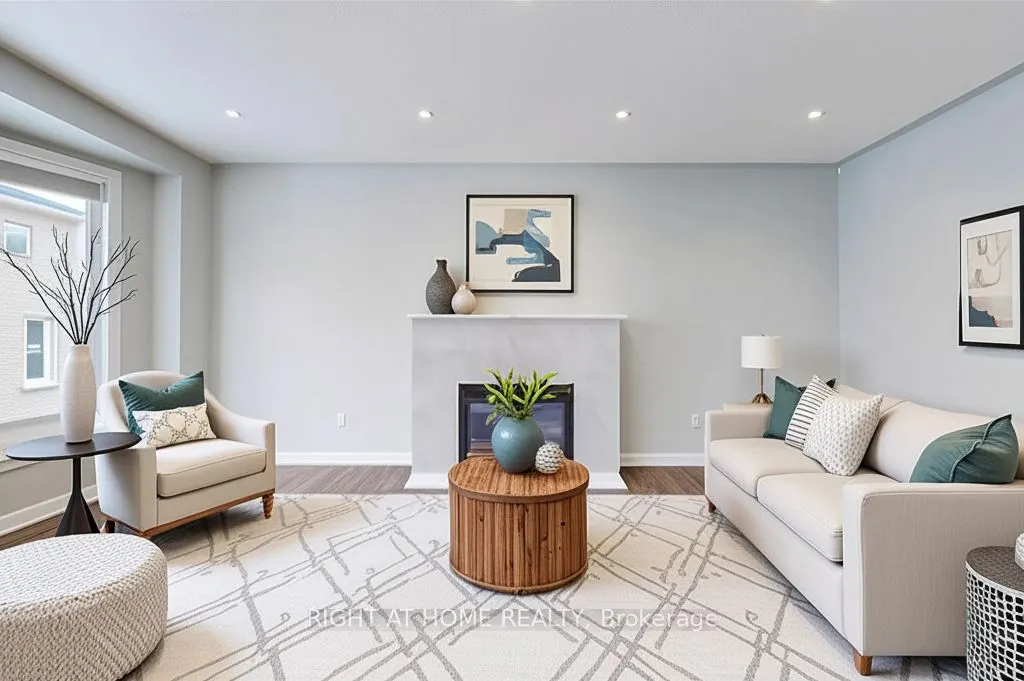 90 Maplebank Crescent, #Main, 2nd Floor