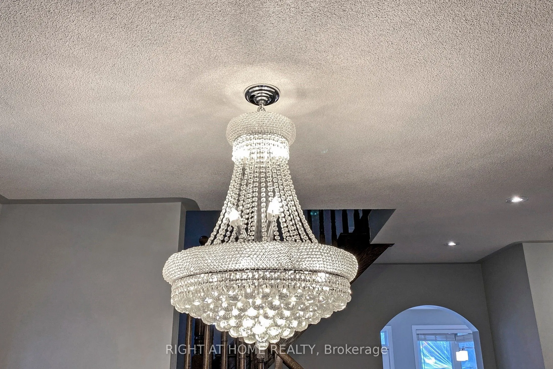 90 Maplebank Crescent, #Main, 2nd Floor