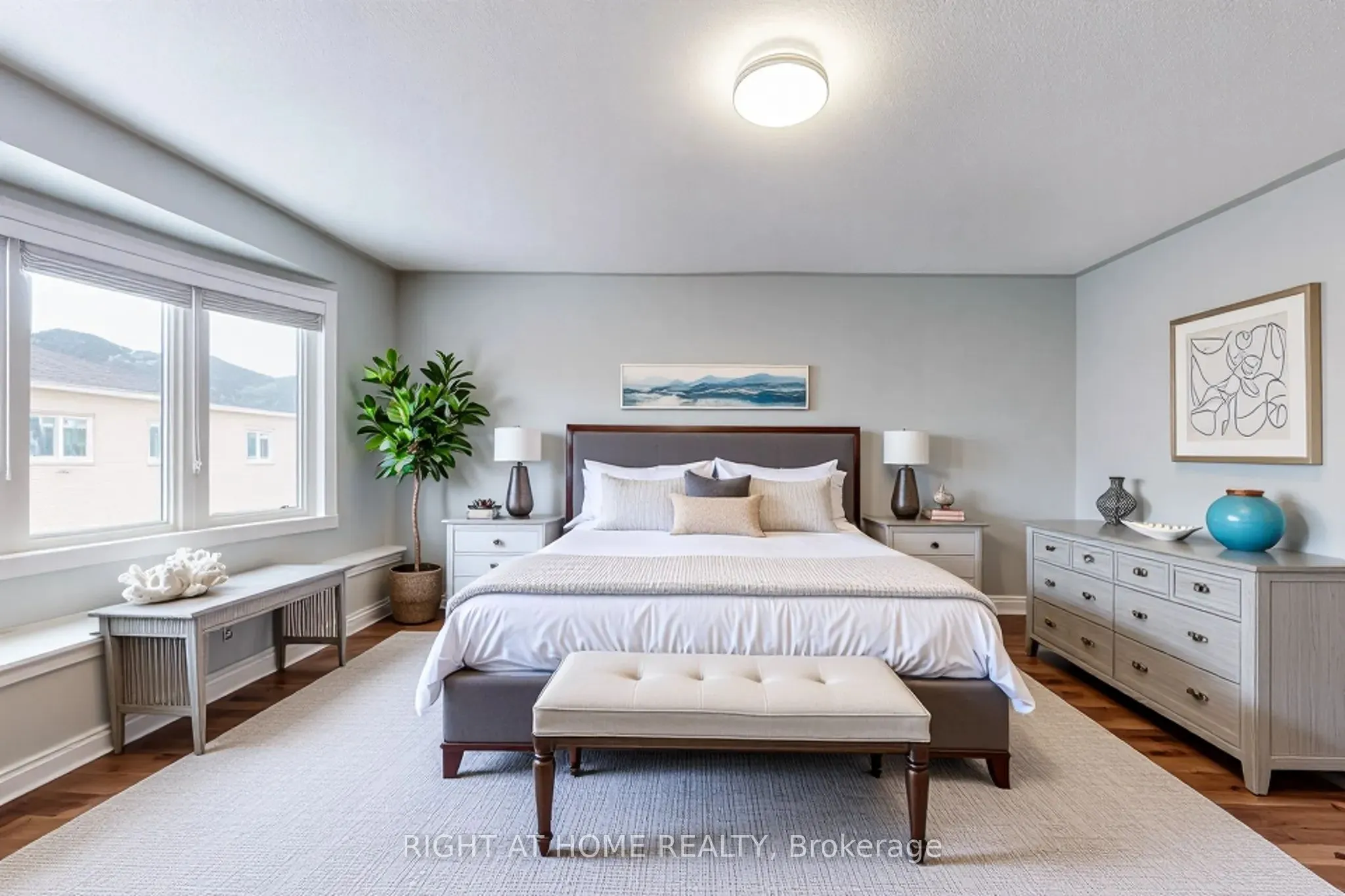 90 Maplebank Crescent, #Main, 2nd Floor