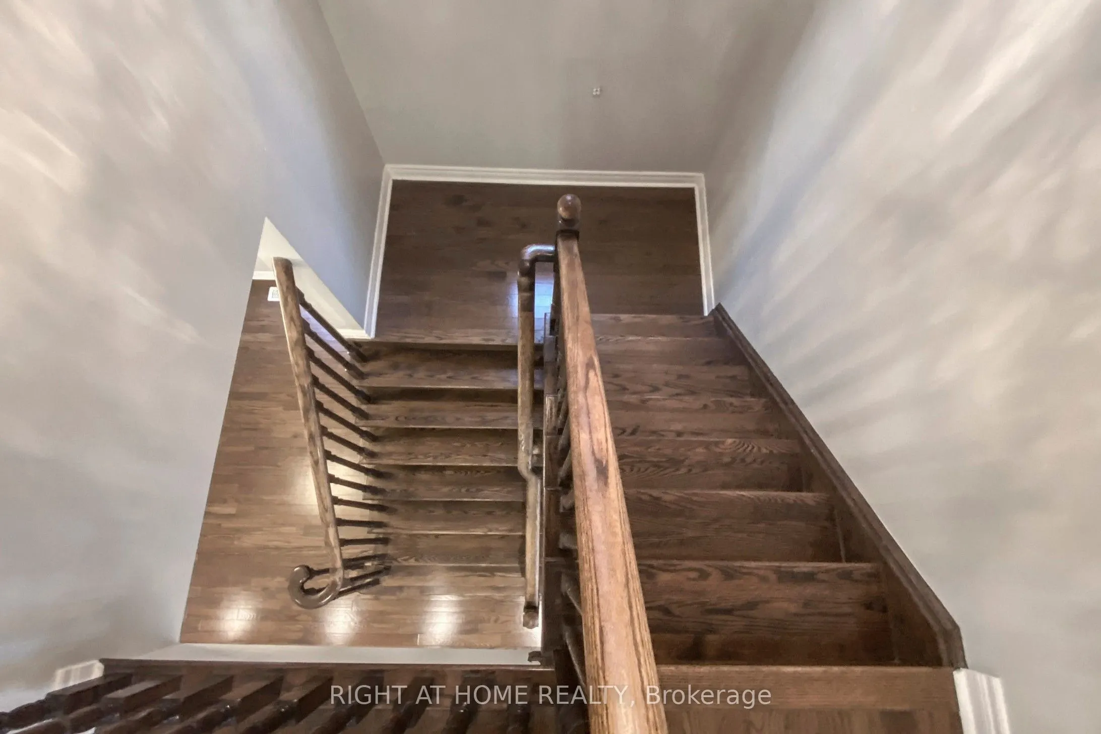 90 Maplebank Crescent, #Main, 2nd Floor