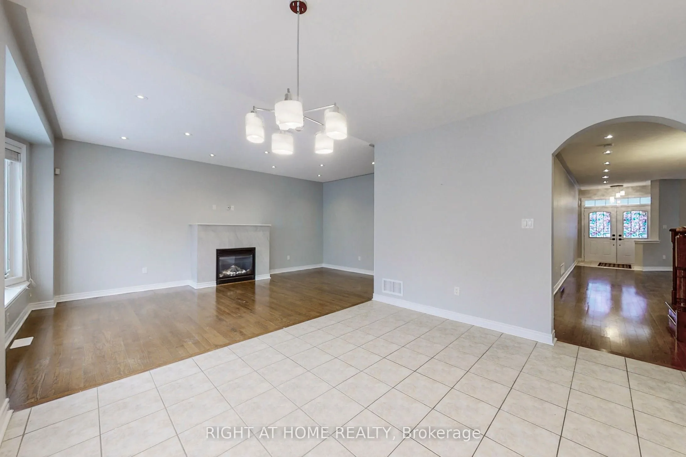 90 Maplebank Crescent, #Main, 2nd Floor