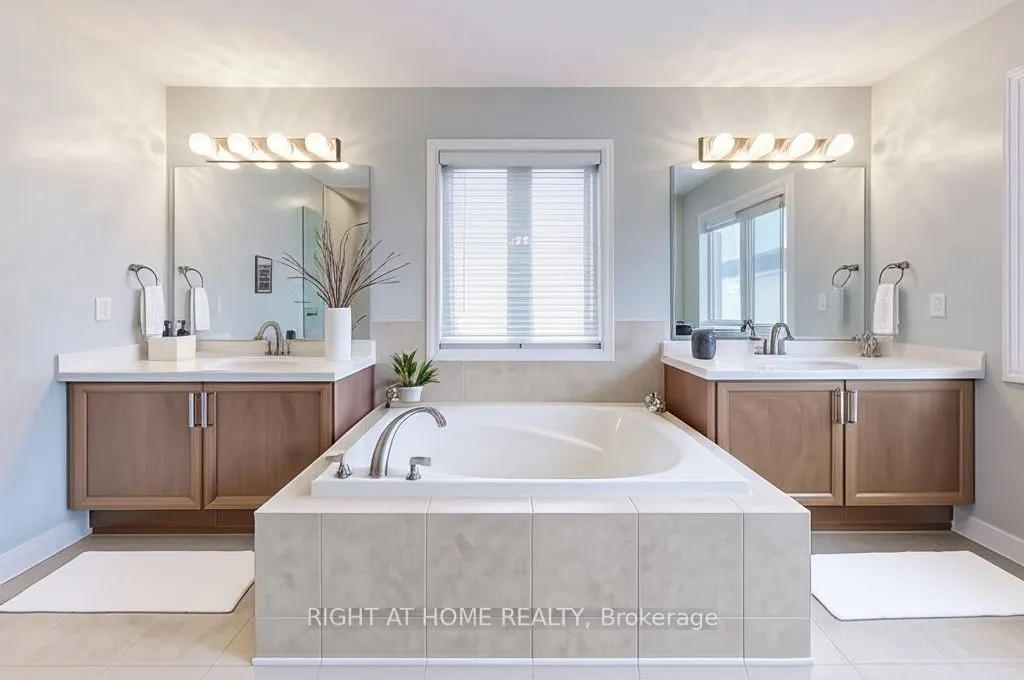 90 Maplebank Crescent, #Main, 2nd Floor