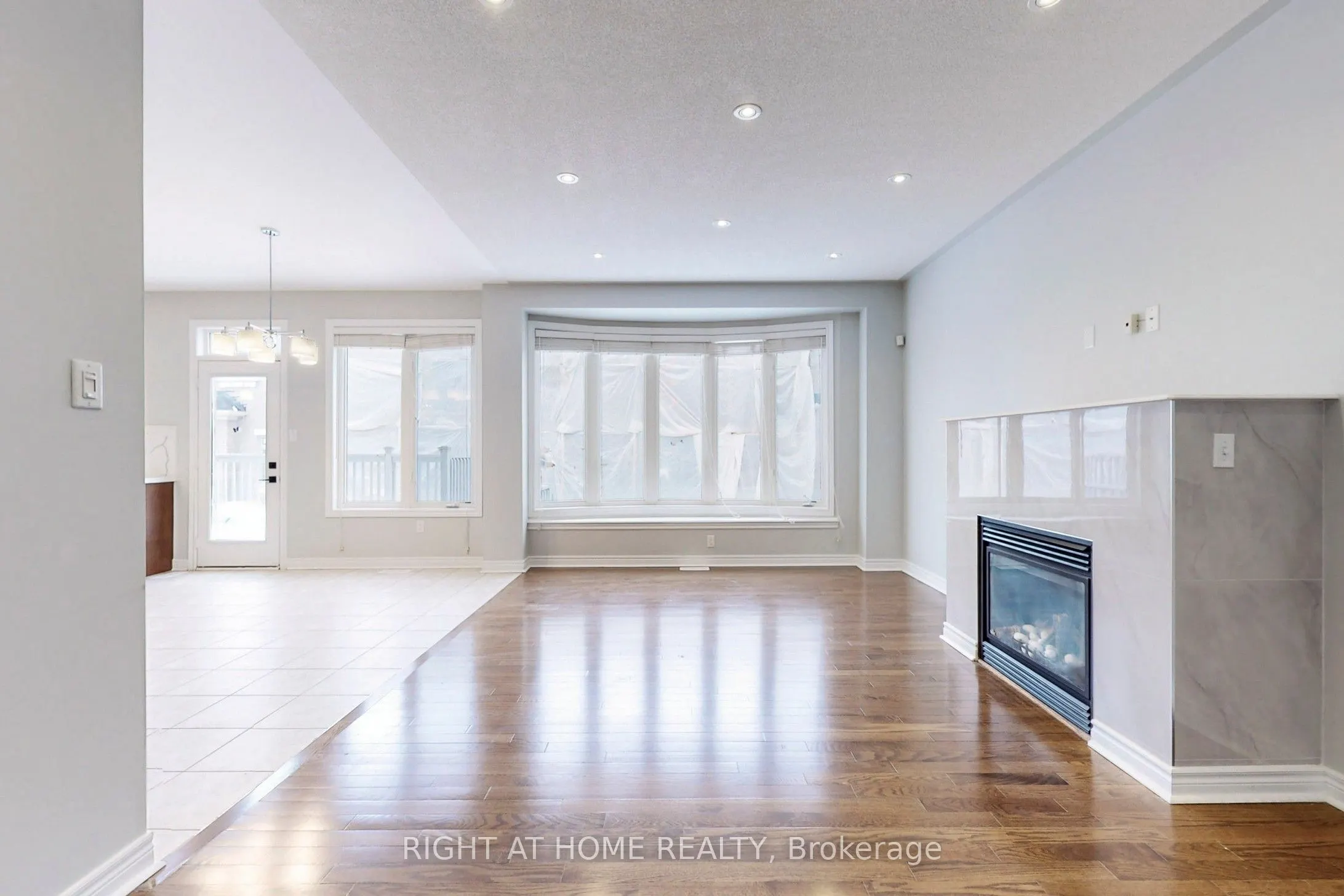 90 Maplebank Crescent, #Main, 2nd Floor