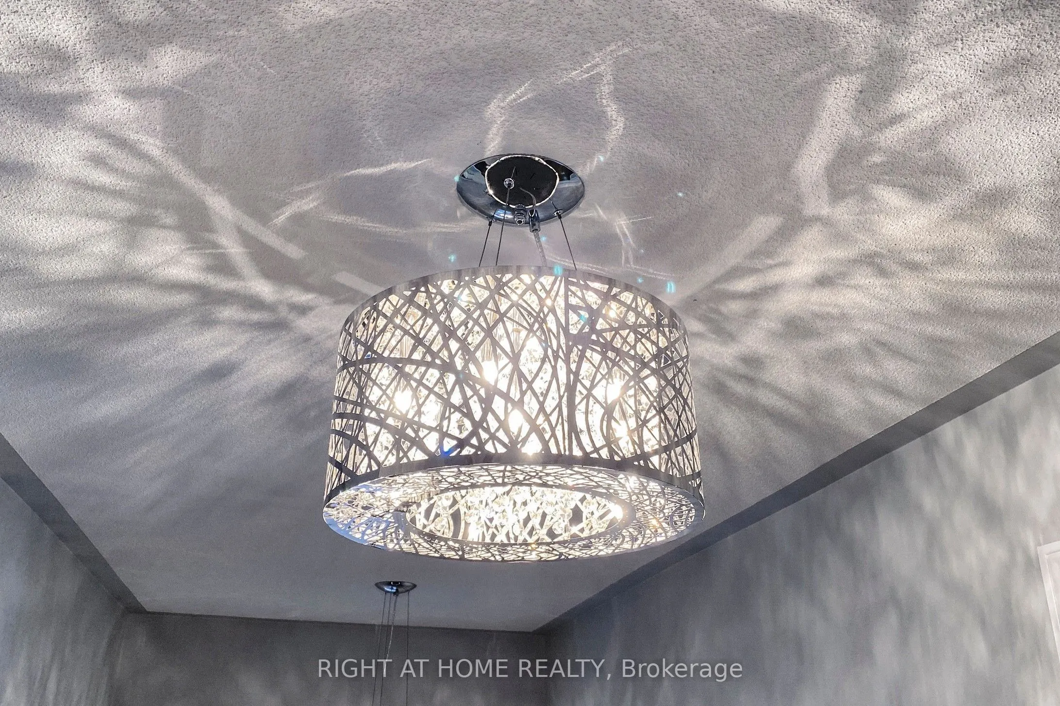 90 Maplebank Crescent, #Main, 2nd Floor