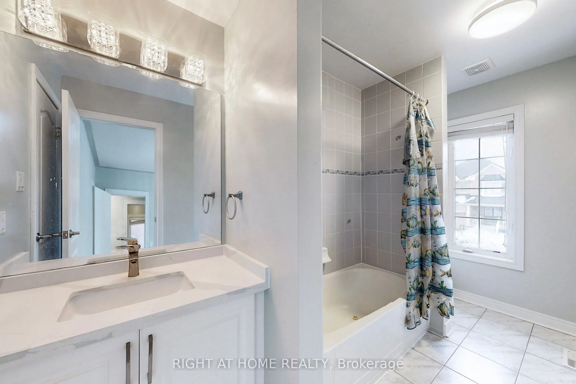 90 Maplebank Crescent, #Main, 2nd Floor