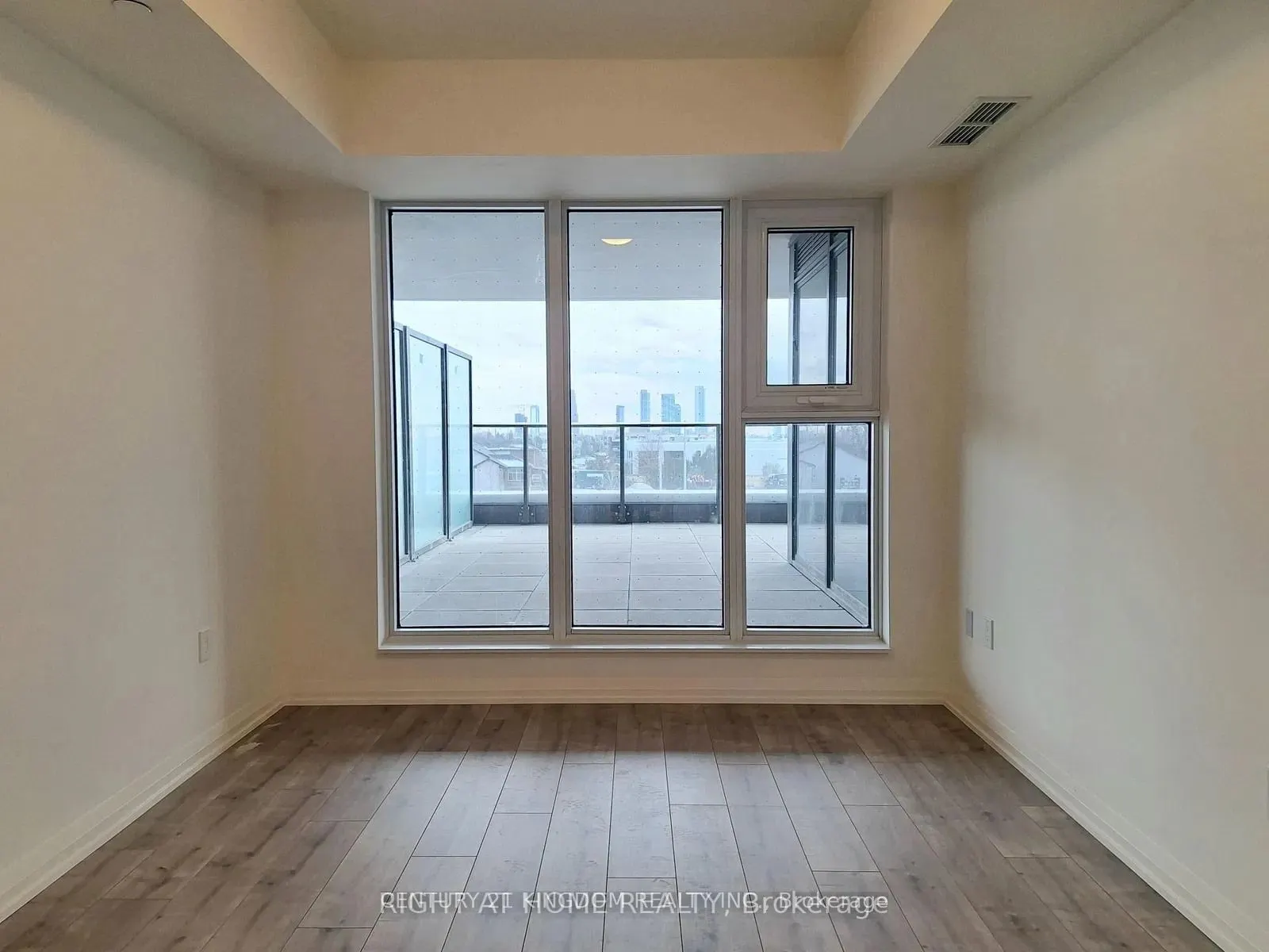 8960 Jane Street, #434