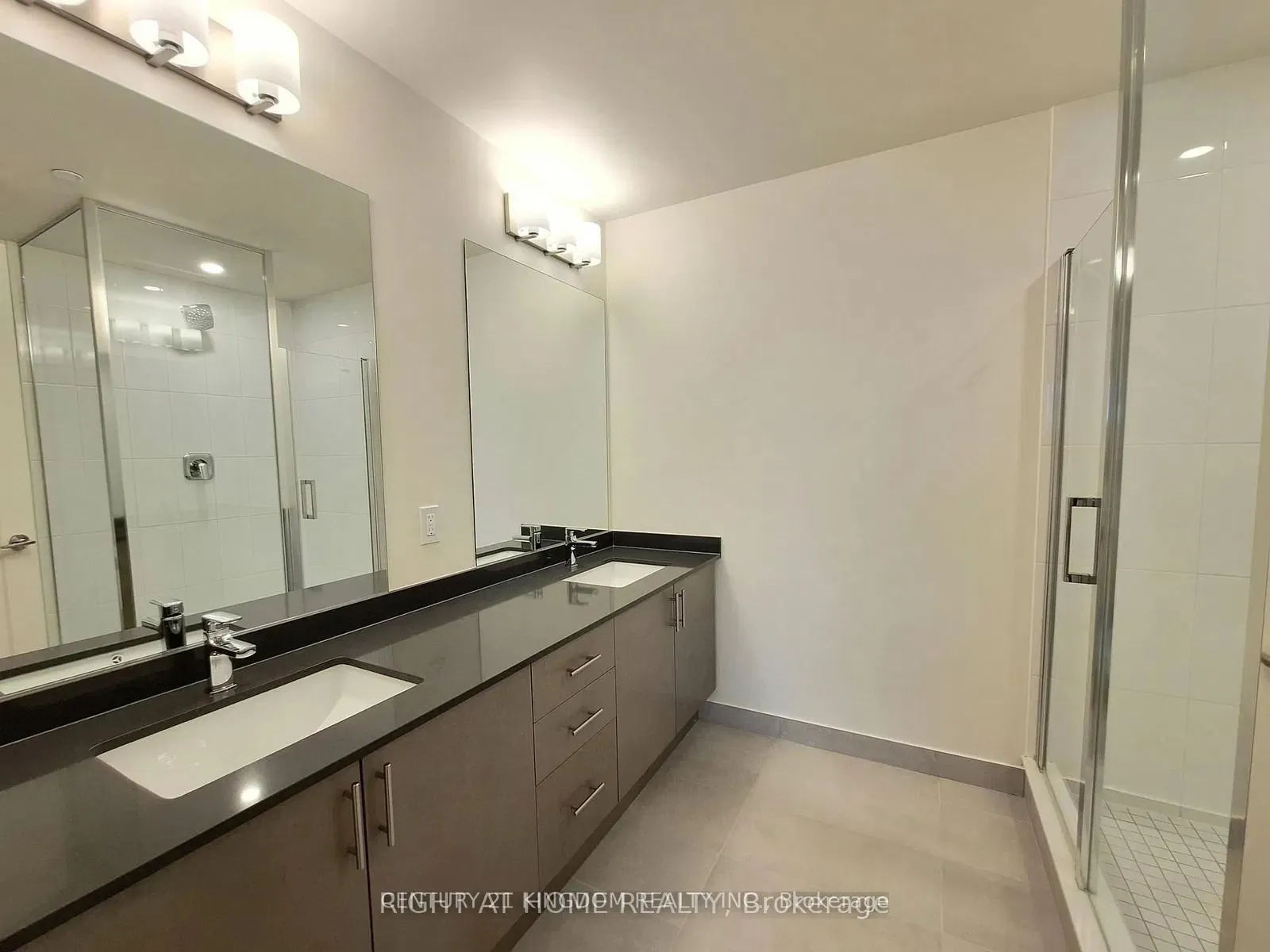 8960 Jane Street, #434