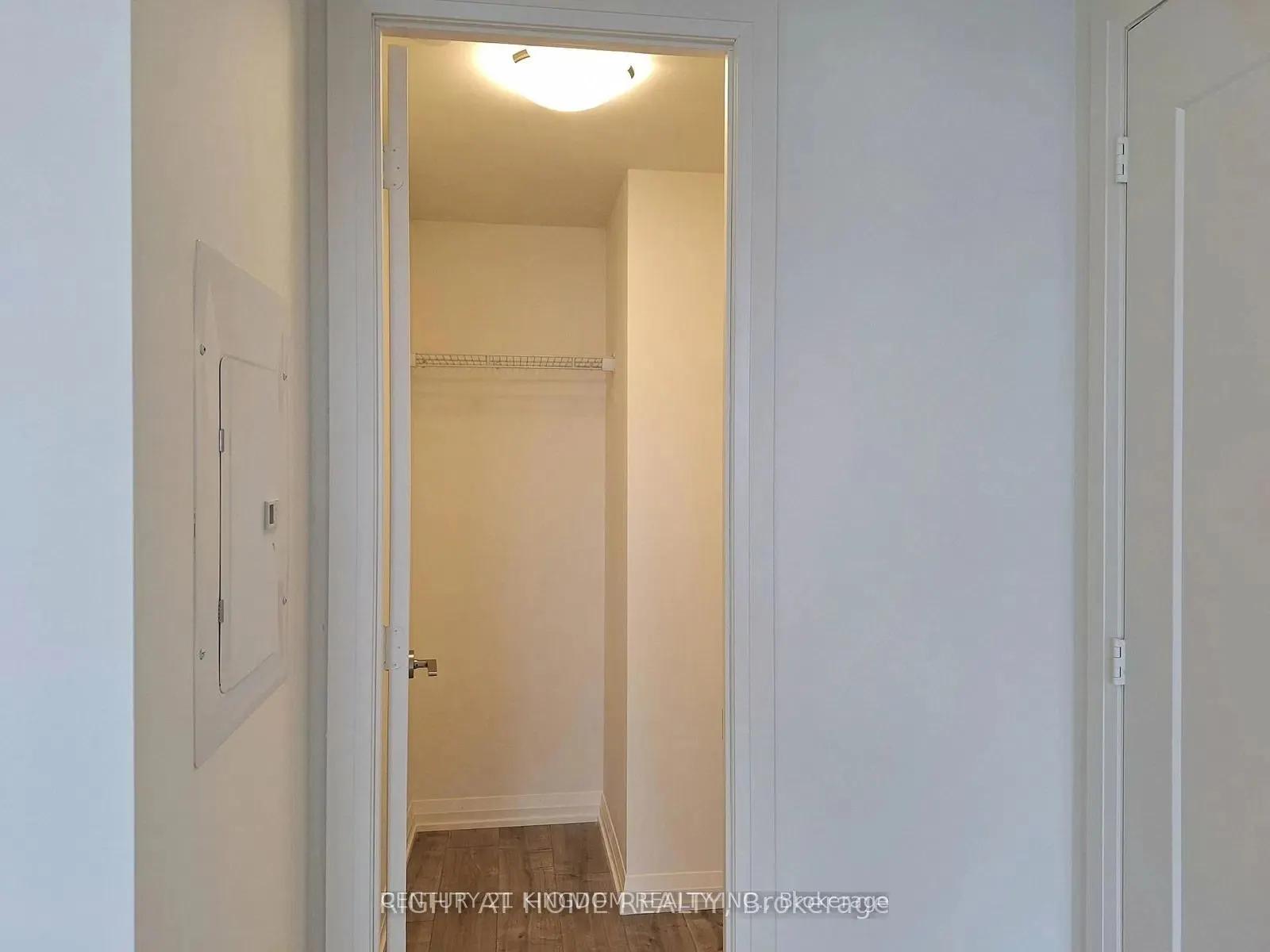 8960 Jane Street, #434