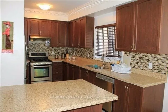 64 Thomas Foster Street