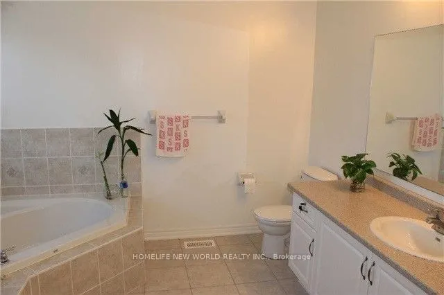 64 Thomas Foster Street