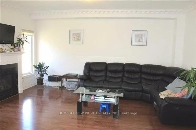 64 Thomas Foster Street