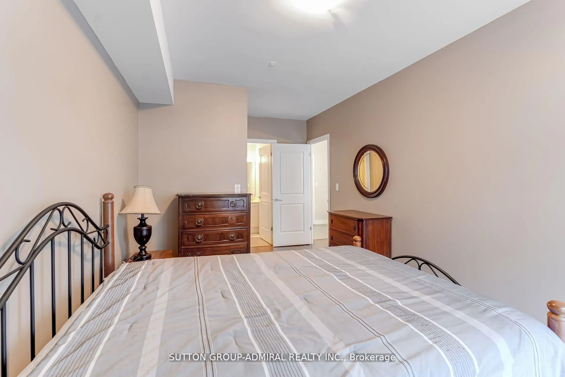 281 Woodbridge Avenue, #342