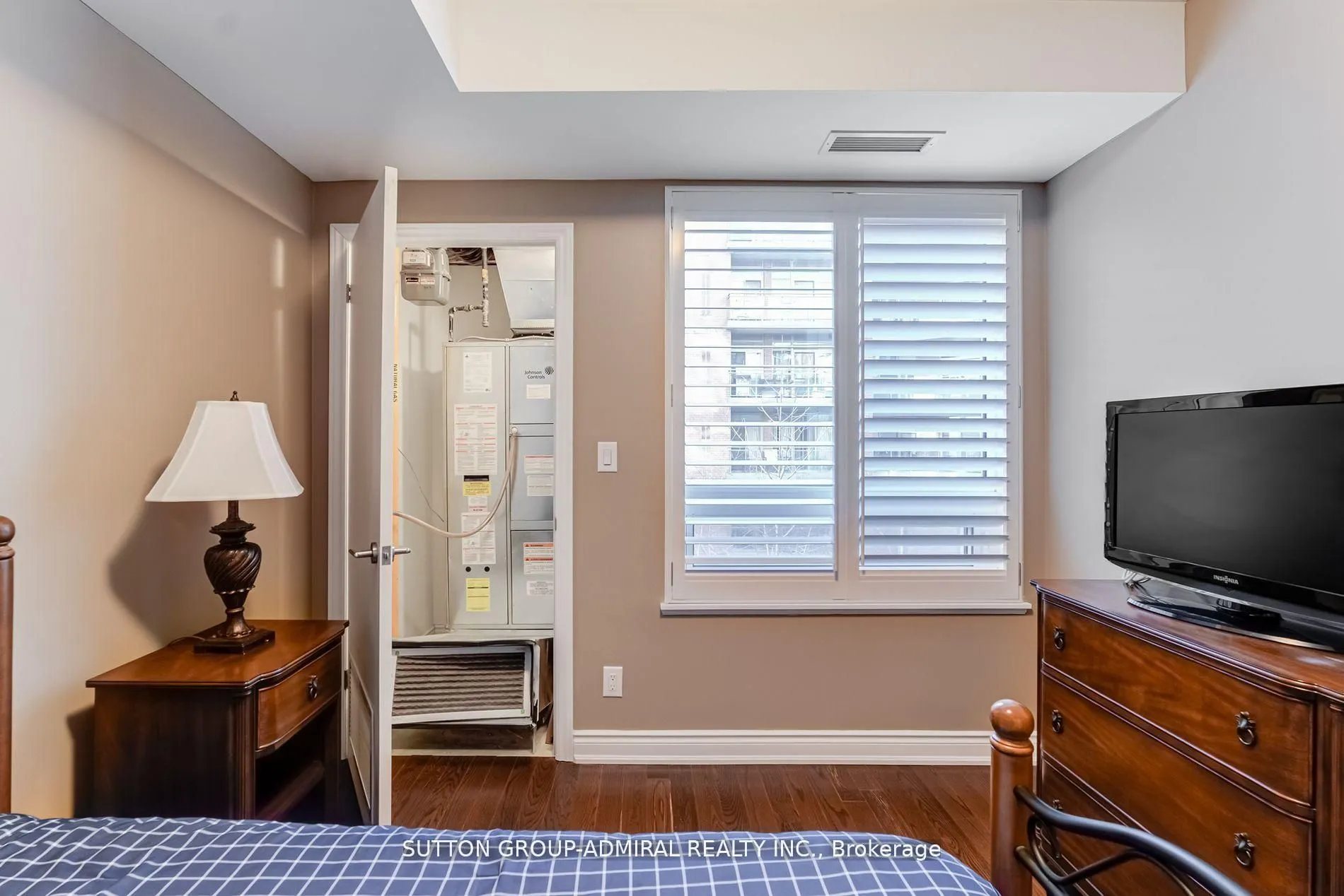 281 Woodbridge Avenue, #342