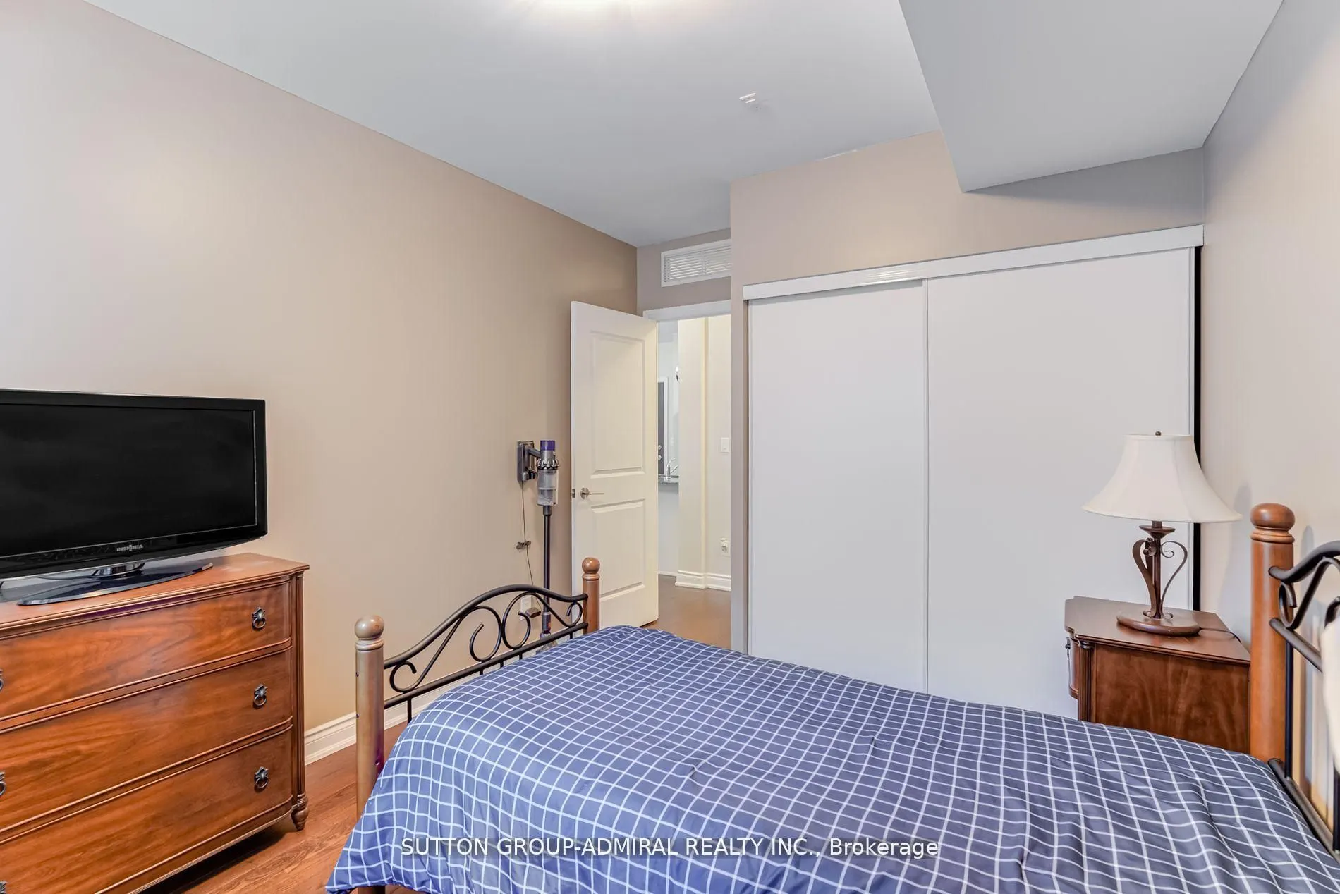 281 Woodbridge Avenue, #342