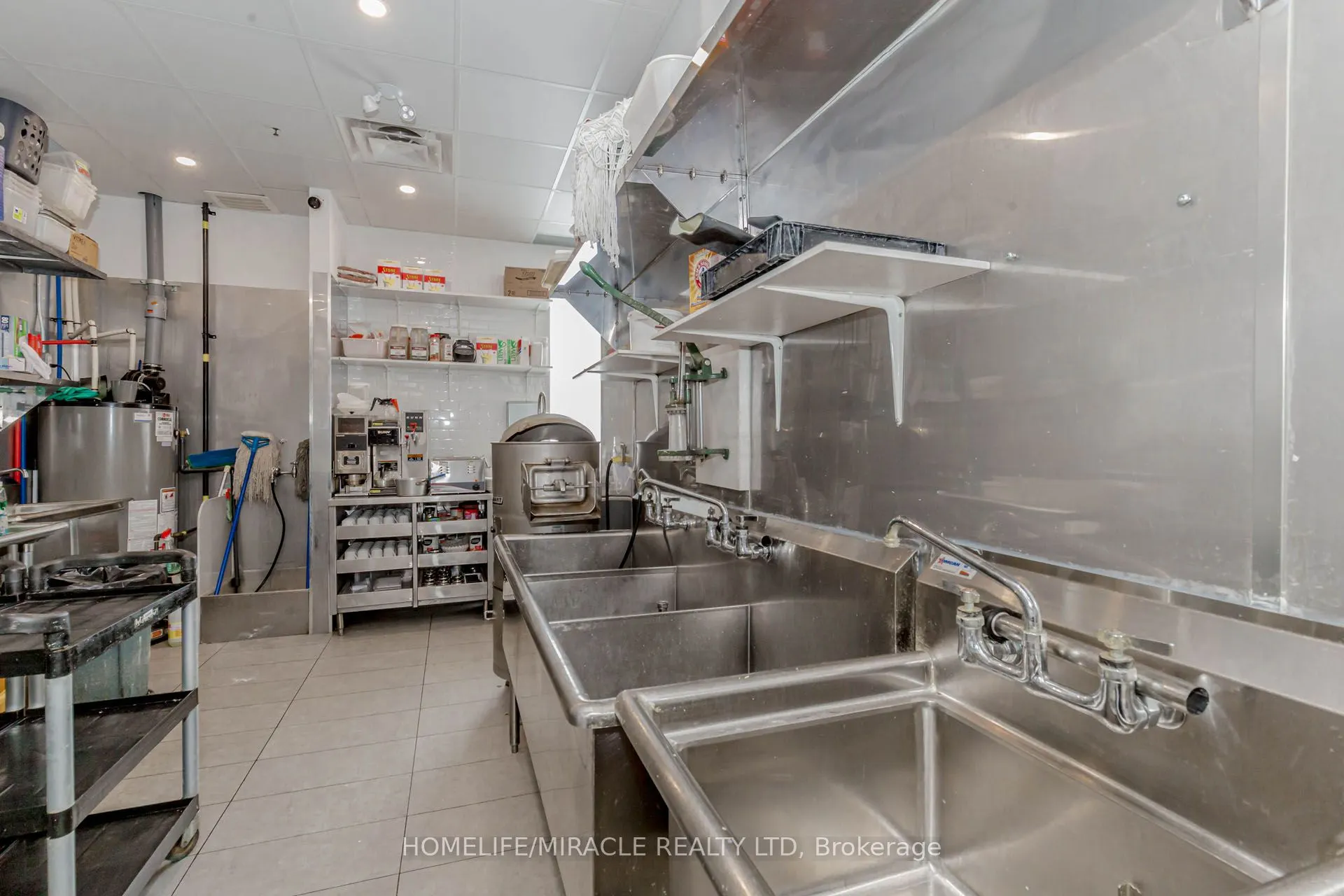 1840 Major Mackenzie Drive, #6 & 7