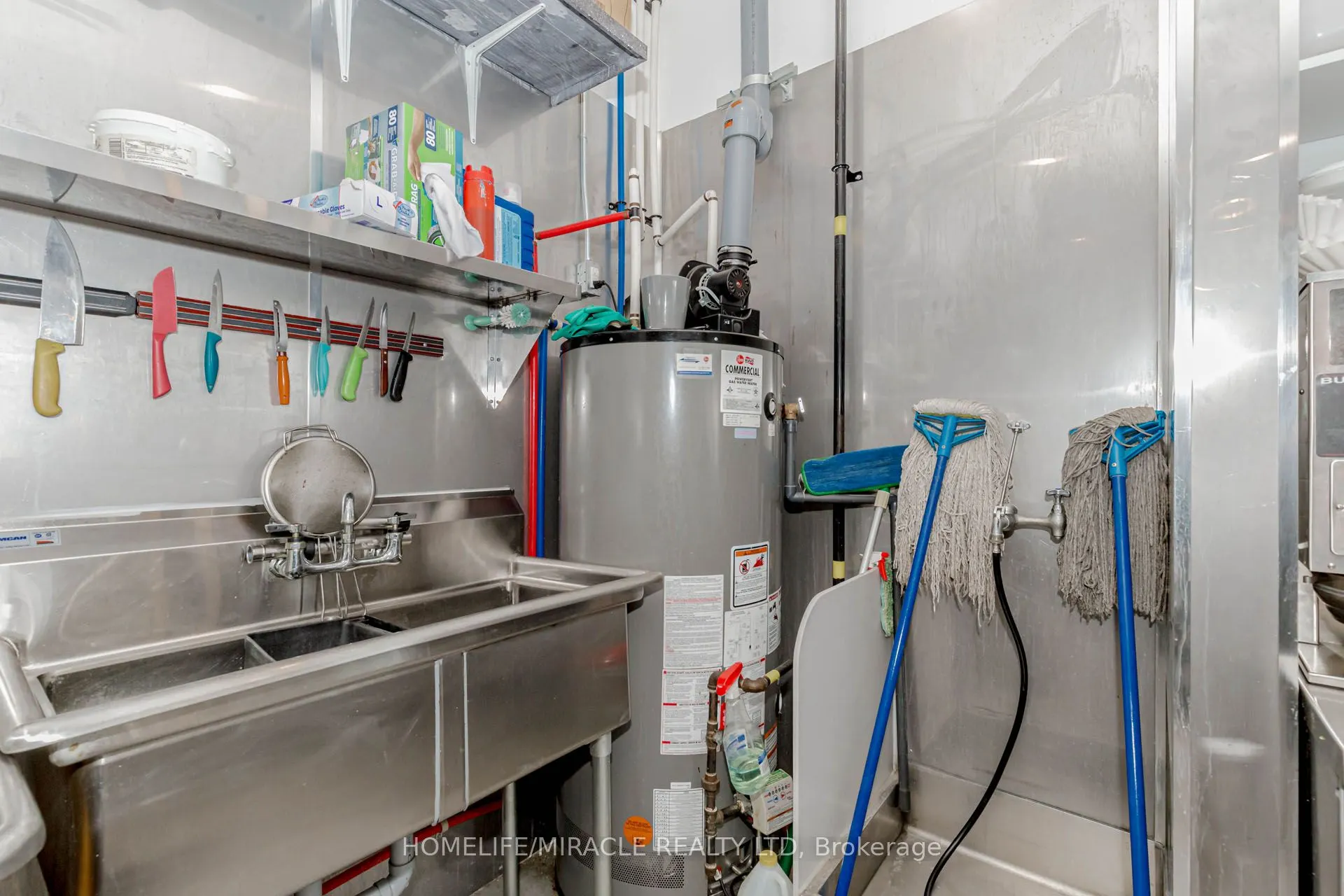 1840 Major Mackenzie Drive, #6 & 7