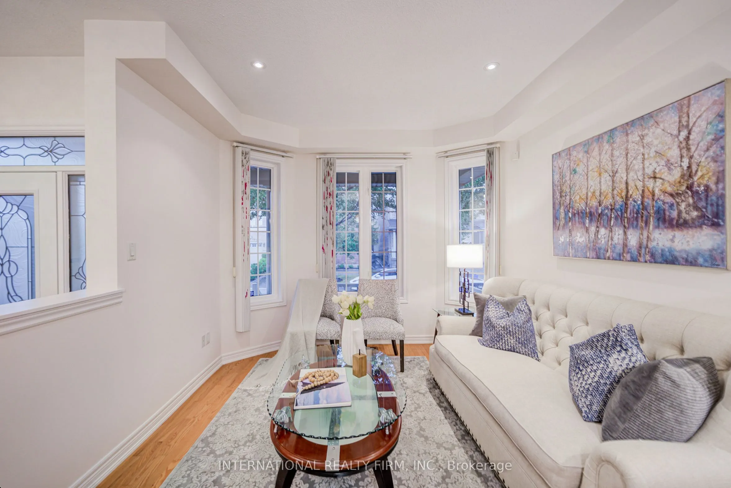 77 Saint James Avenue