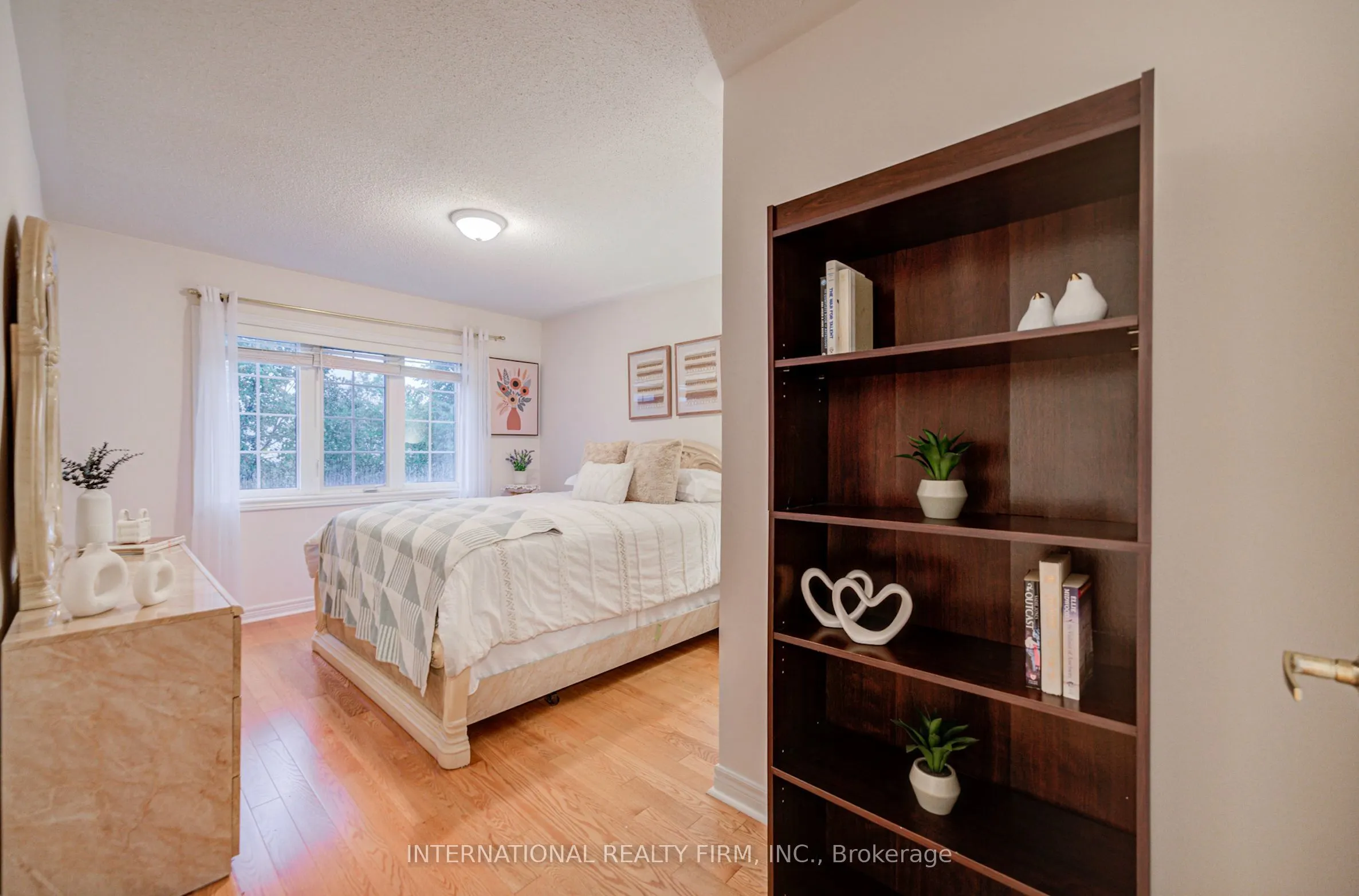 77 Saint James Avenue