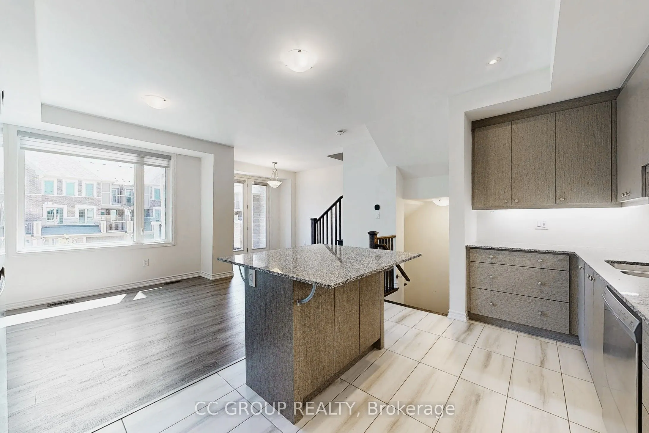 30 Thomas Frisby Jr Crescent