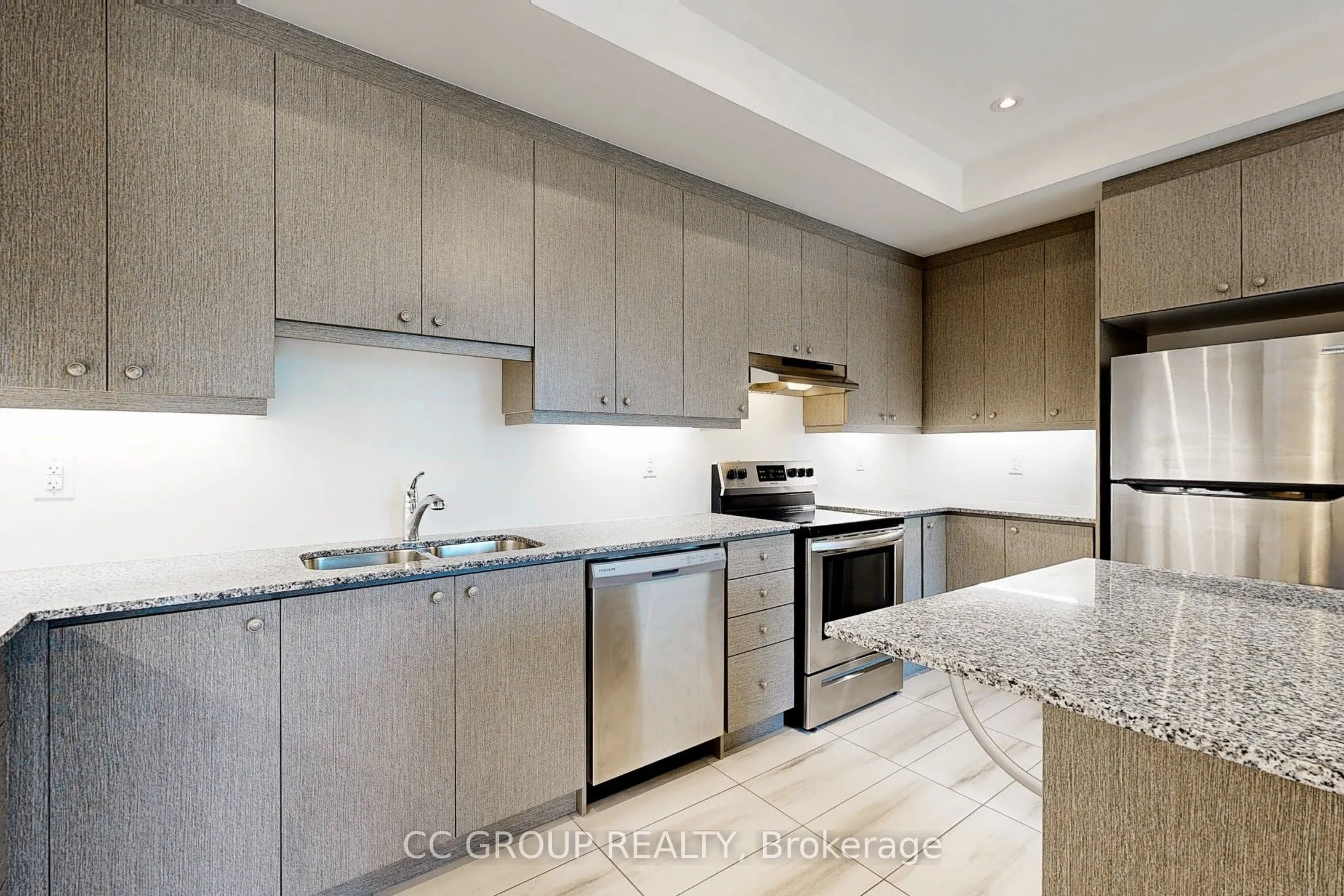 30 Thomas Frisby Jr Crescent