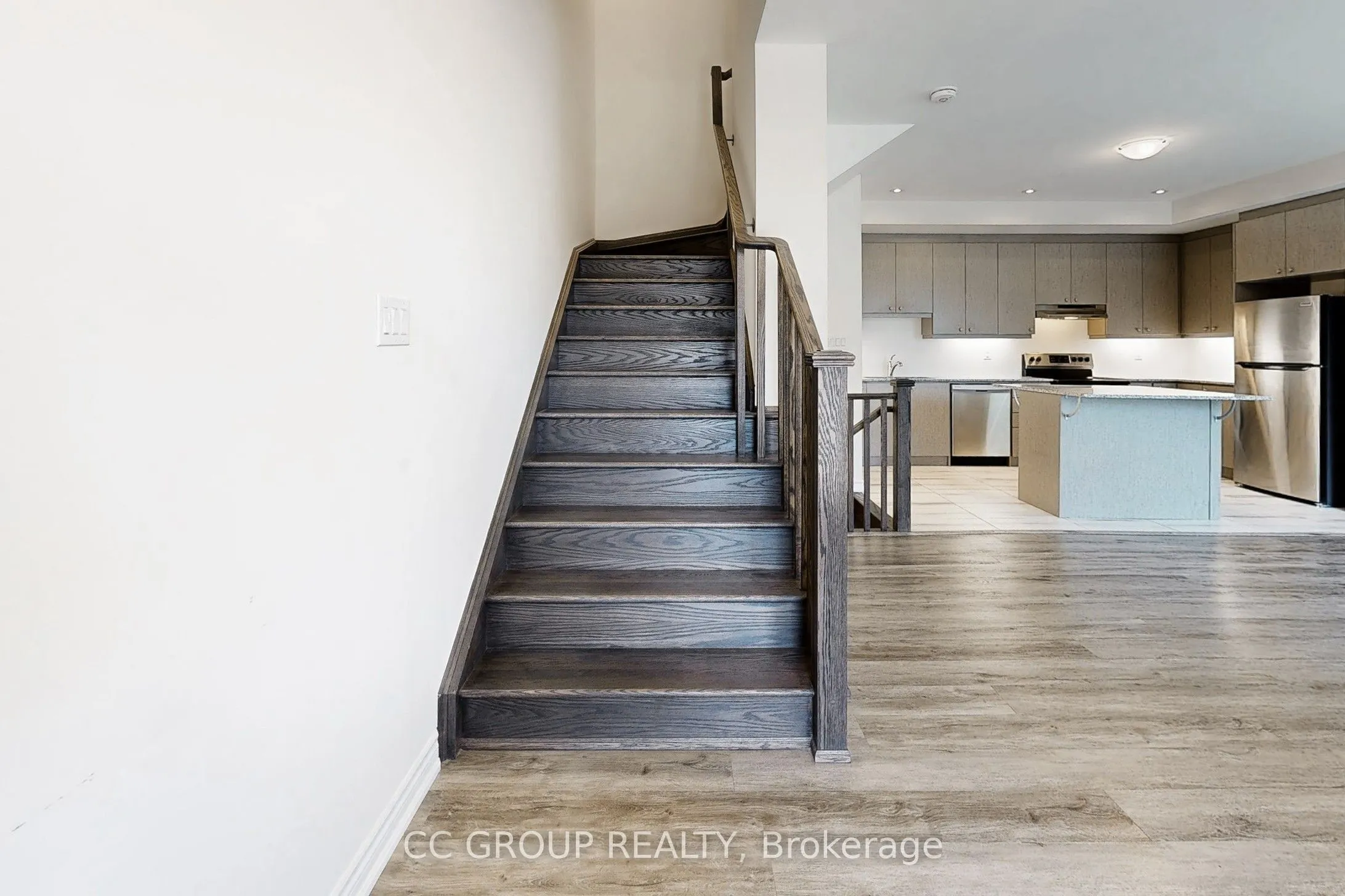 30 Thomas Frisby Jr Crescent