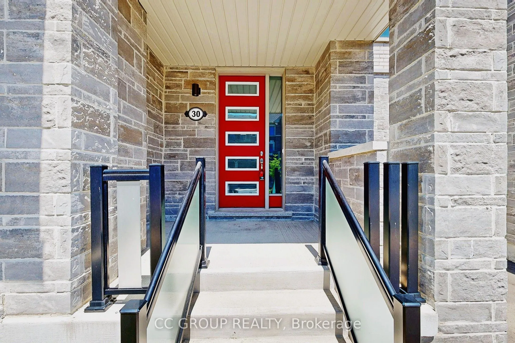 30 Thomas Frisby Jr Crescent